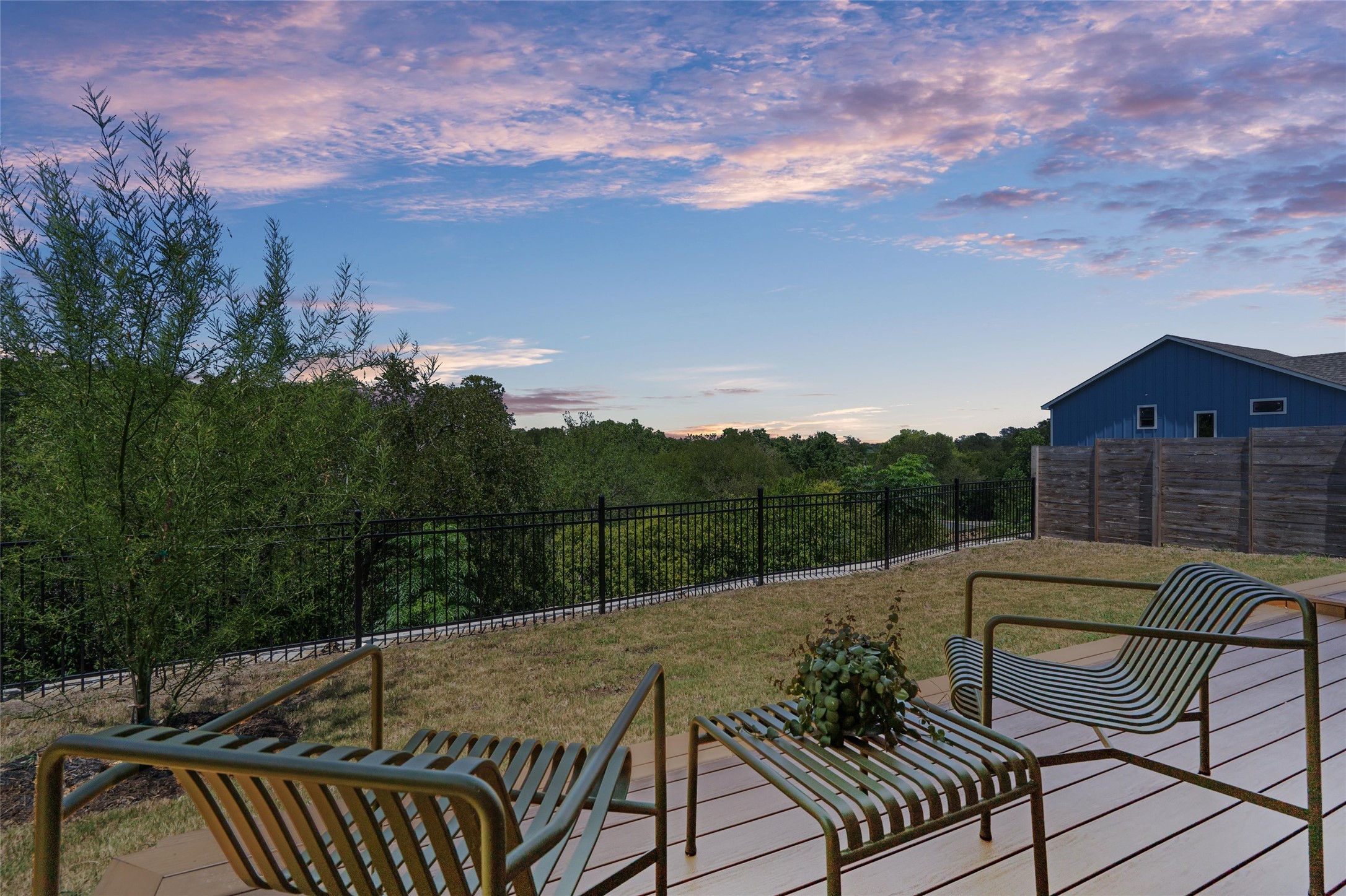 main property photo 25