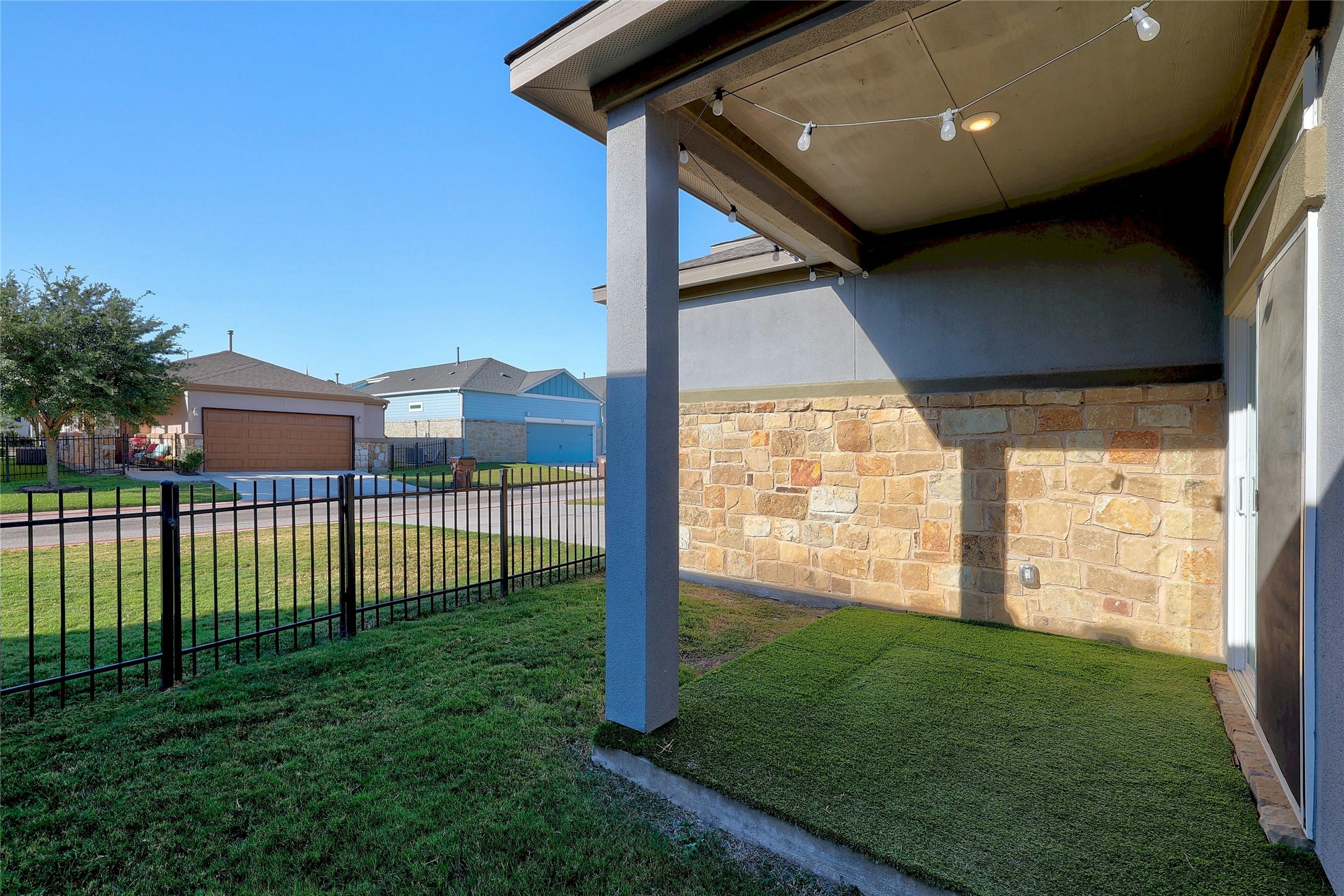 main property photo 22