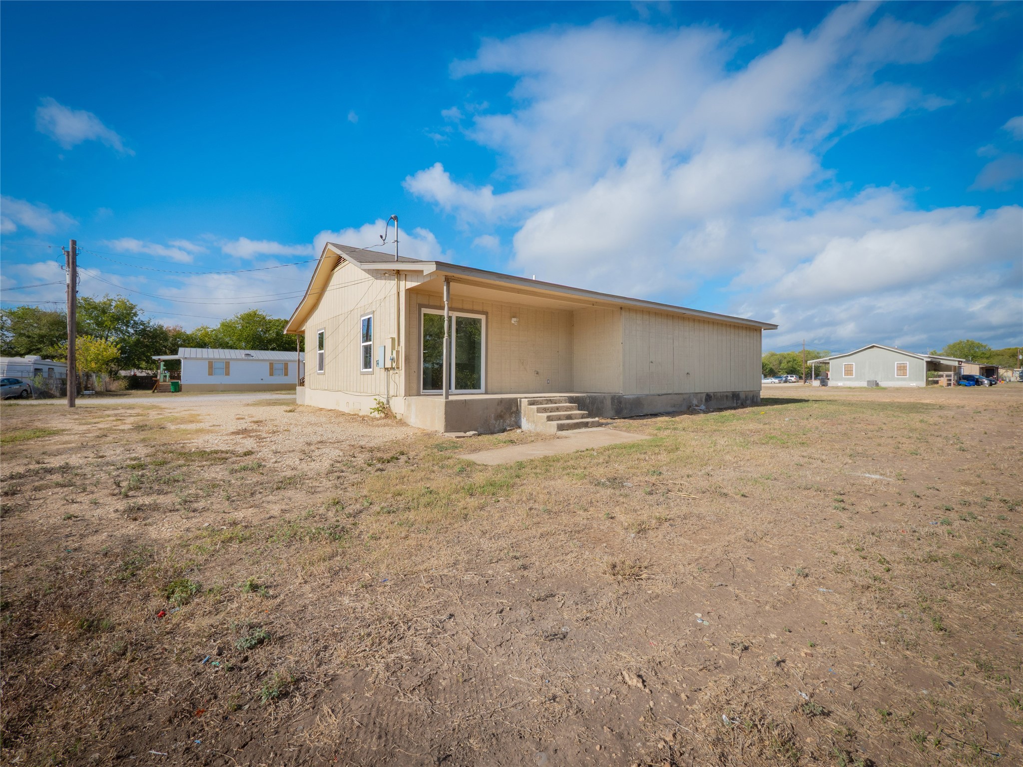 main property photo 20