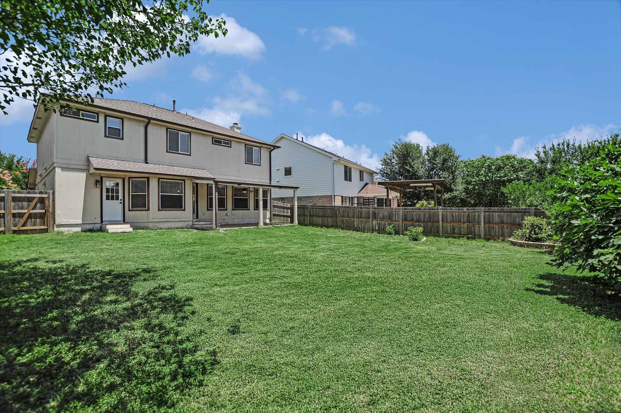 main property photo 18