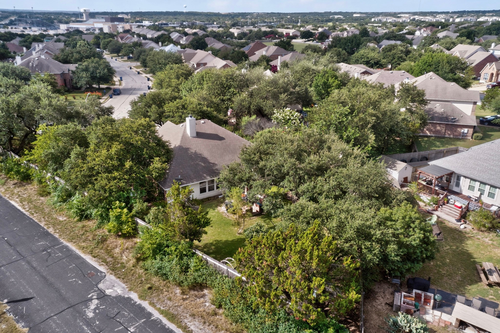 main property photo 36