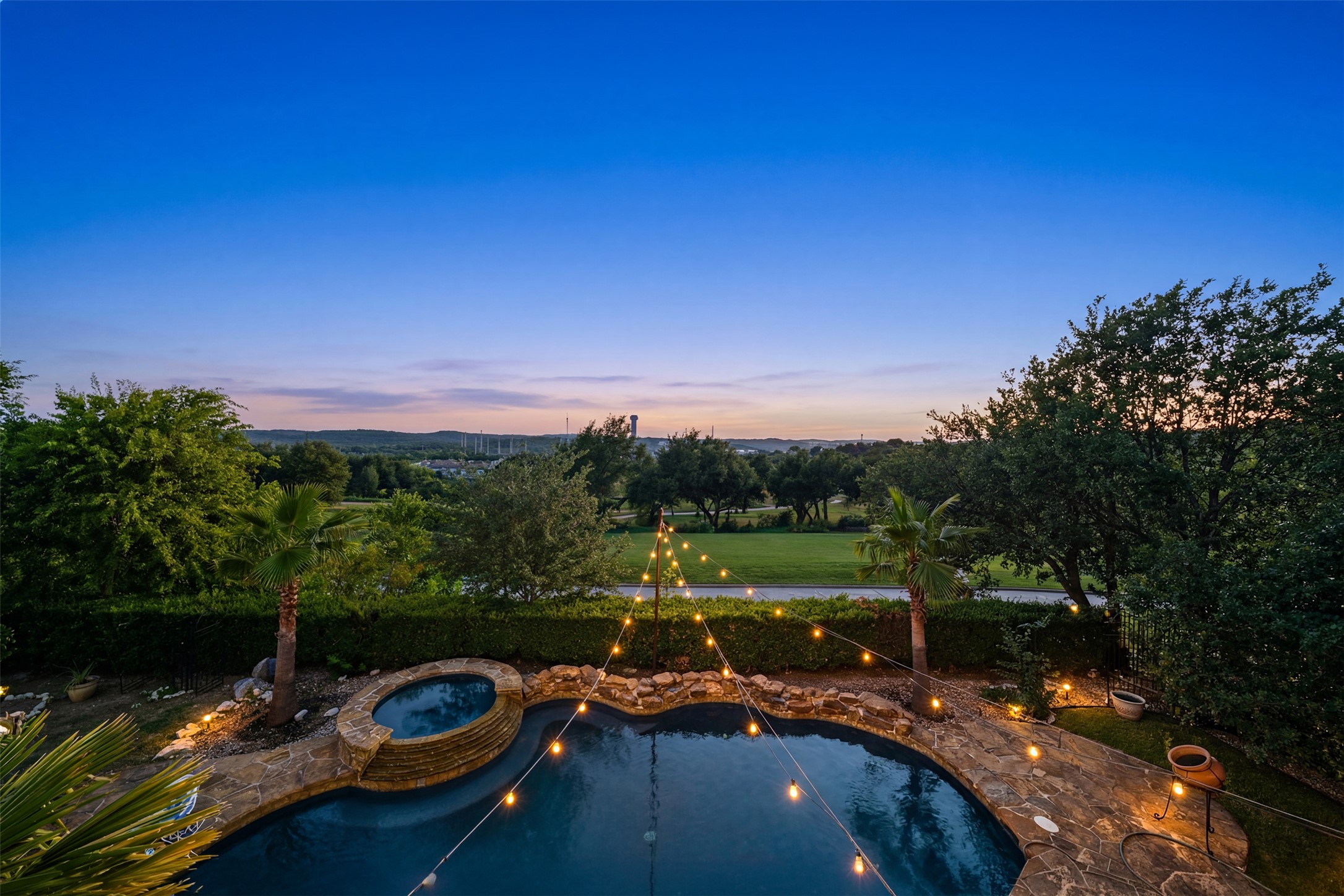 main property photo 17