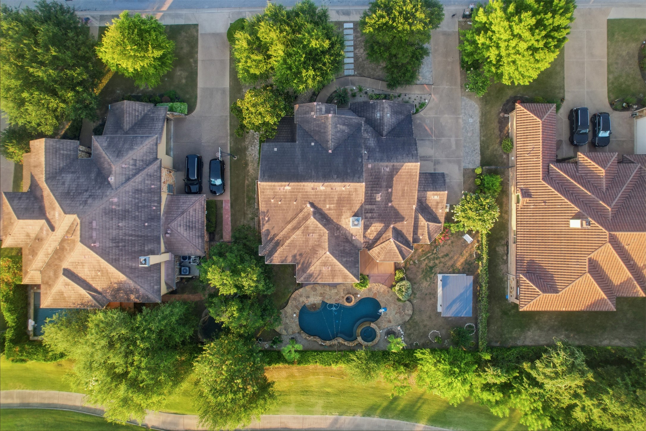 main property photo 36