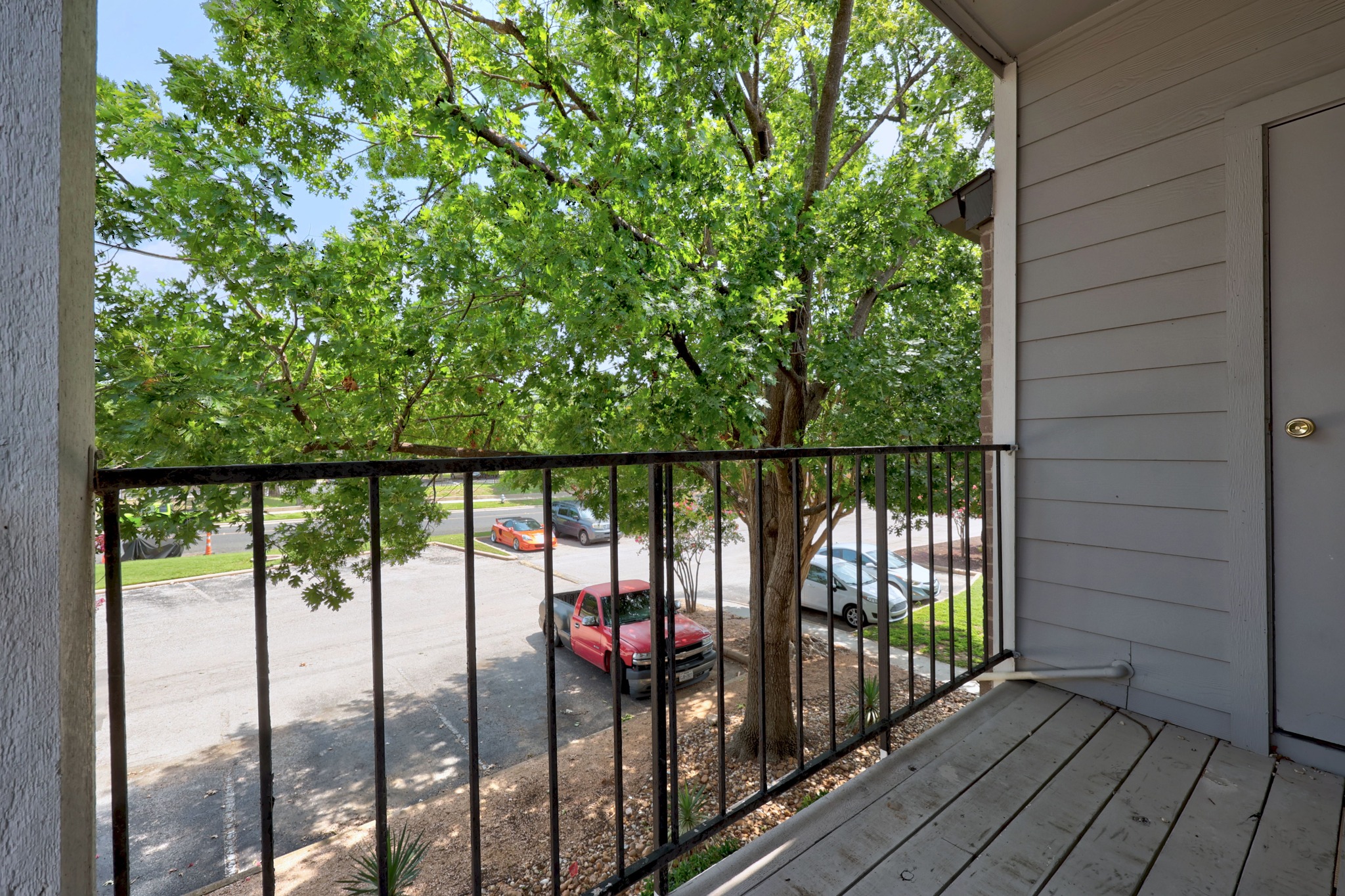 main property photo 18