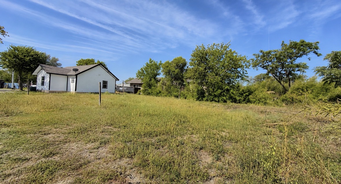 main property photo 10