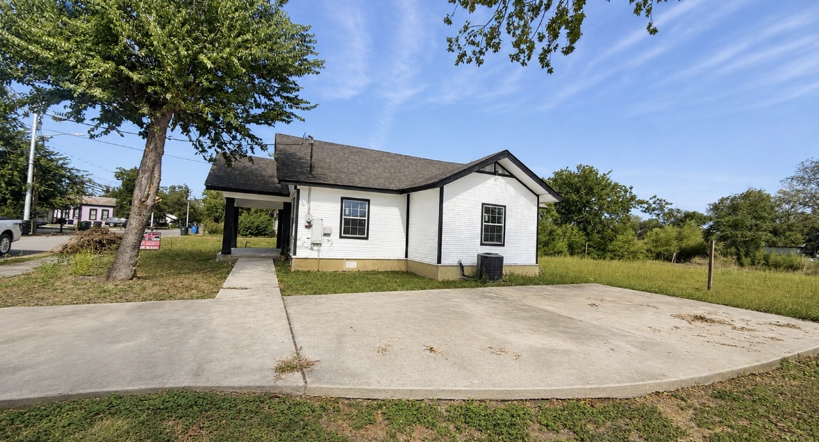 main property photo 8