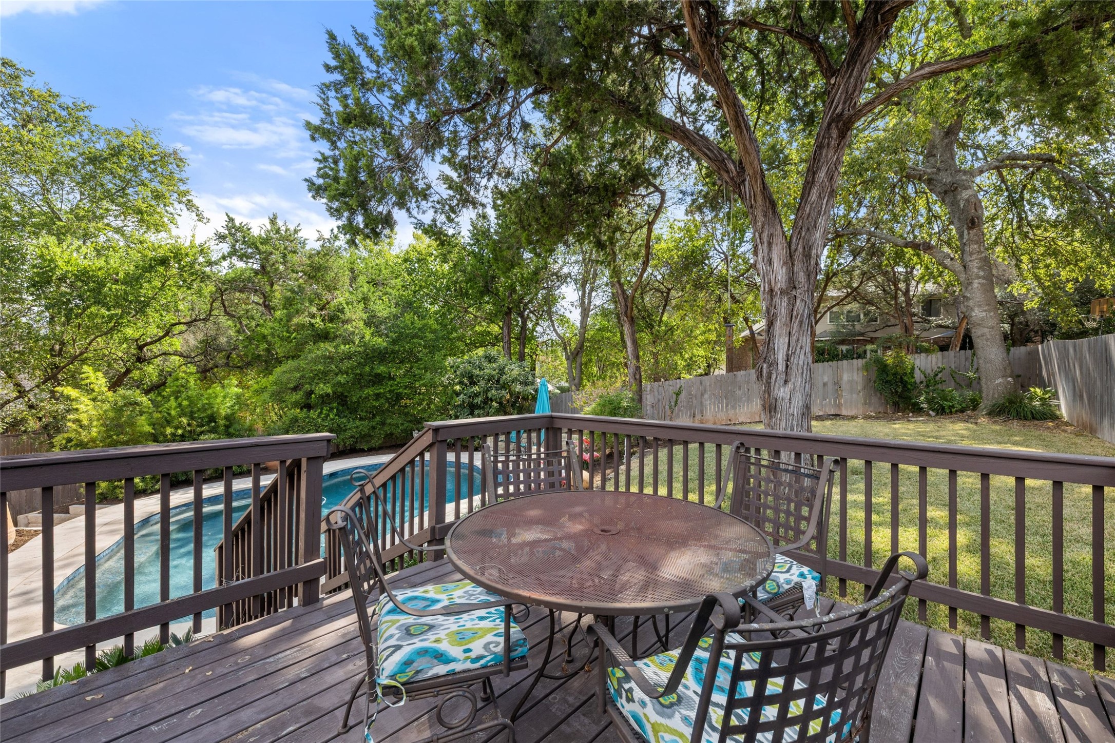 main property photo 23