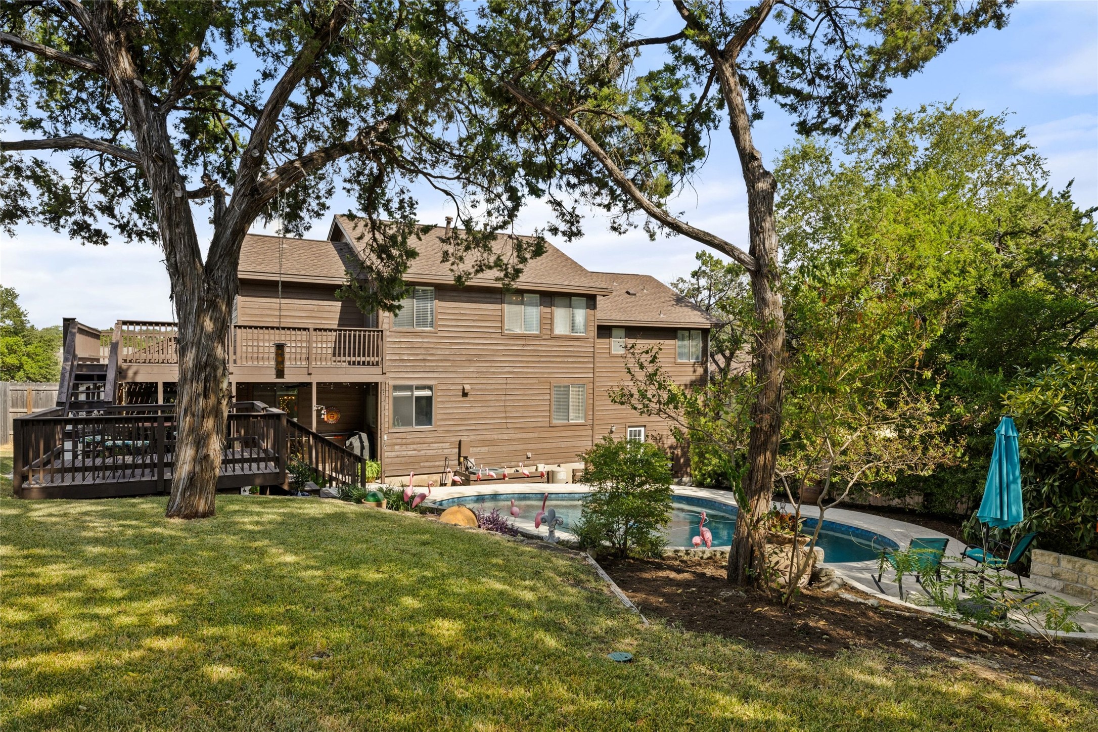 main property photo 27