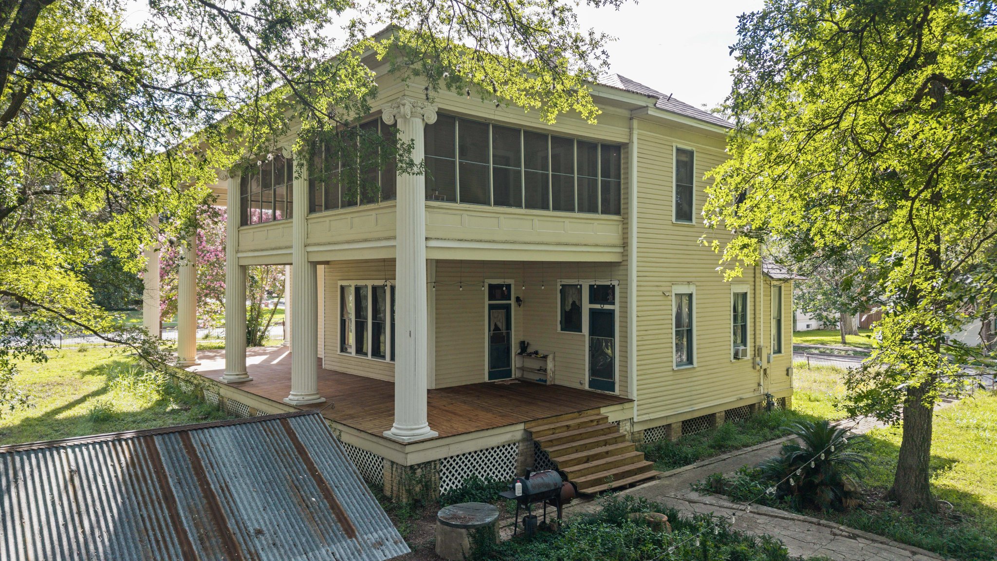 main property photo 31
