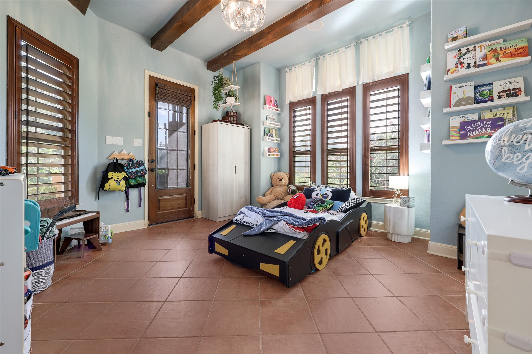 main property photo 13