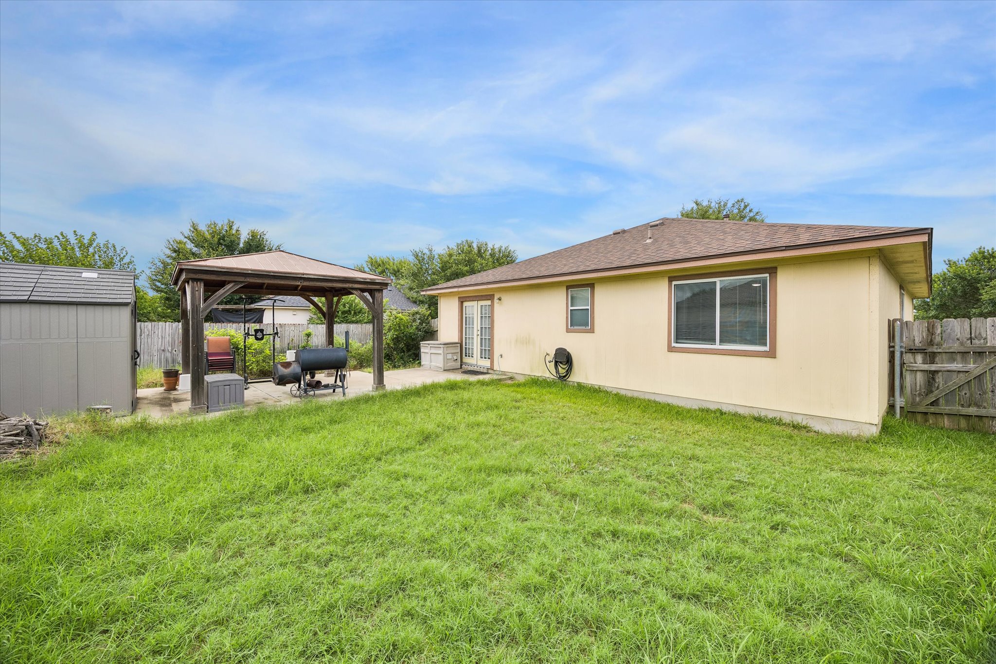 main property photo 22