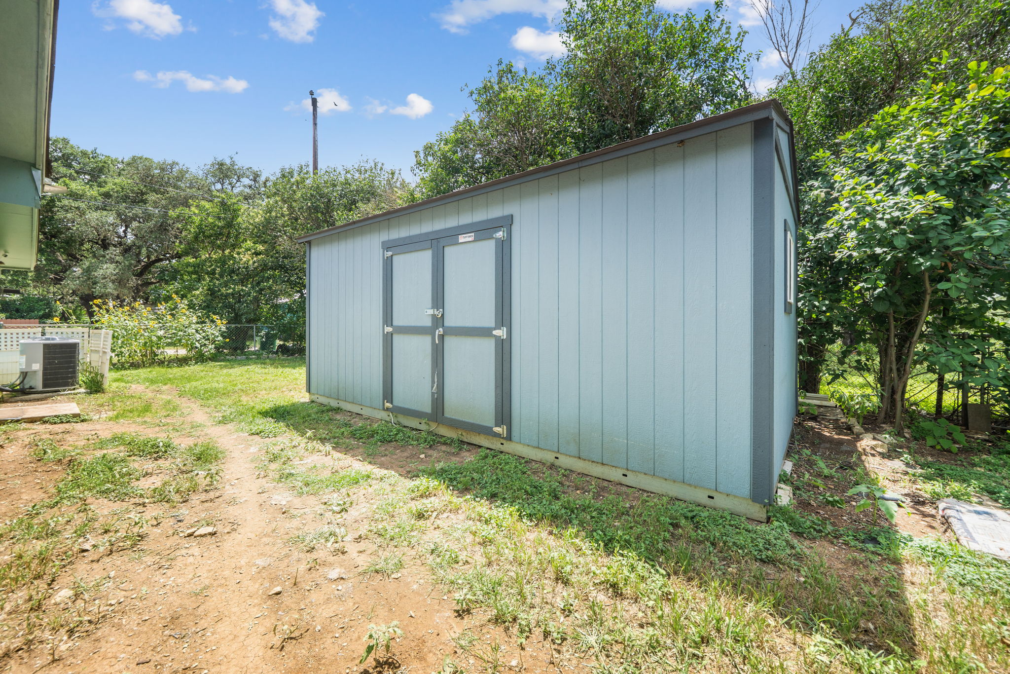 main property photo 33