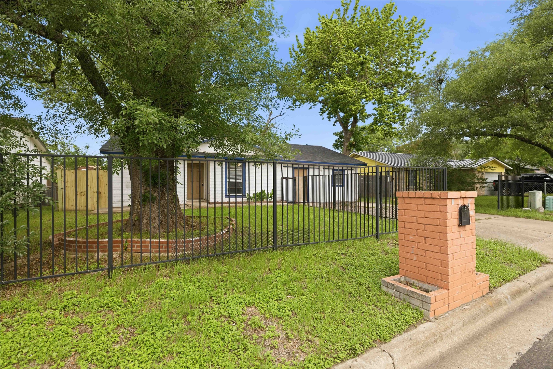 main property photo 4