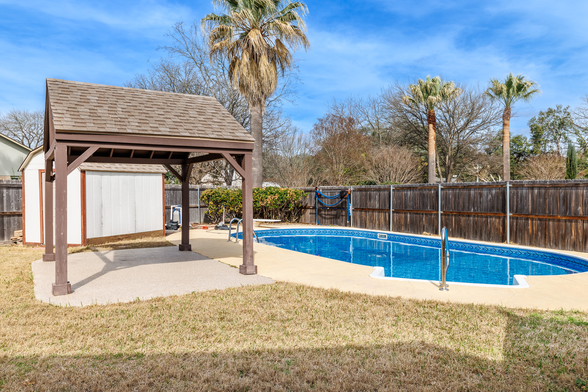 main property photo 31