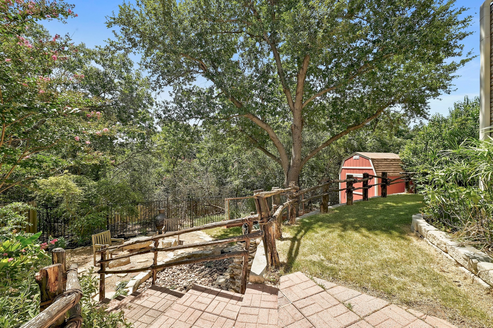 main property photo 24