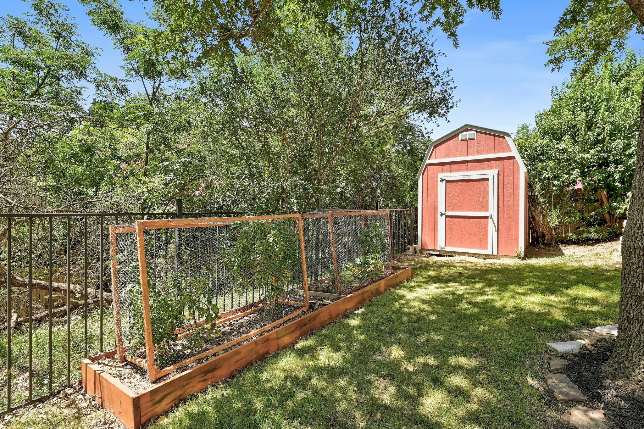 main property photo 25