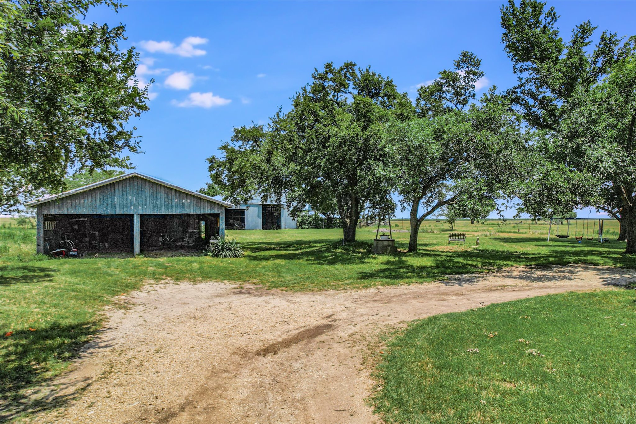 main property photo 9
