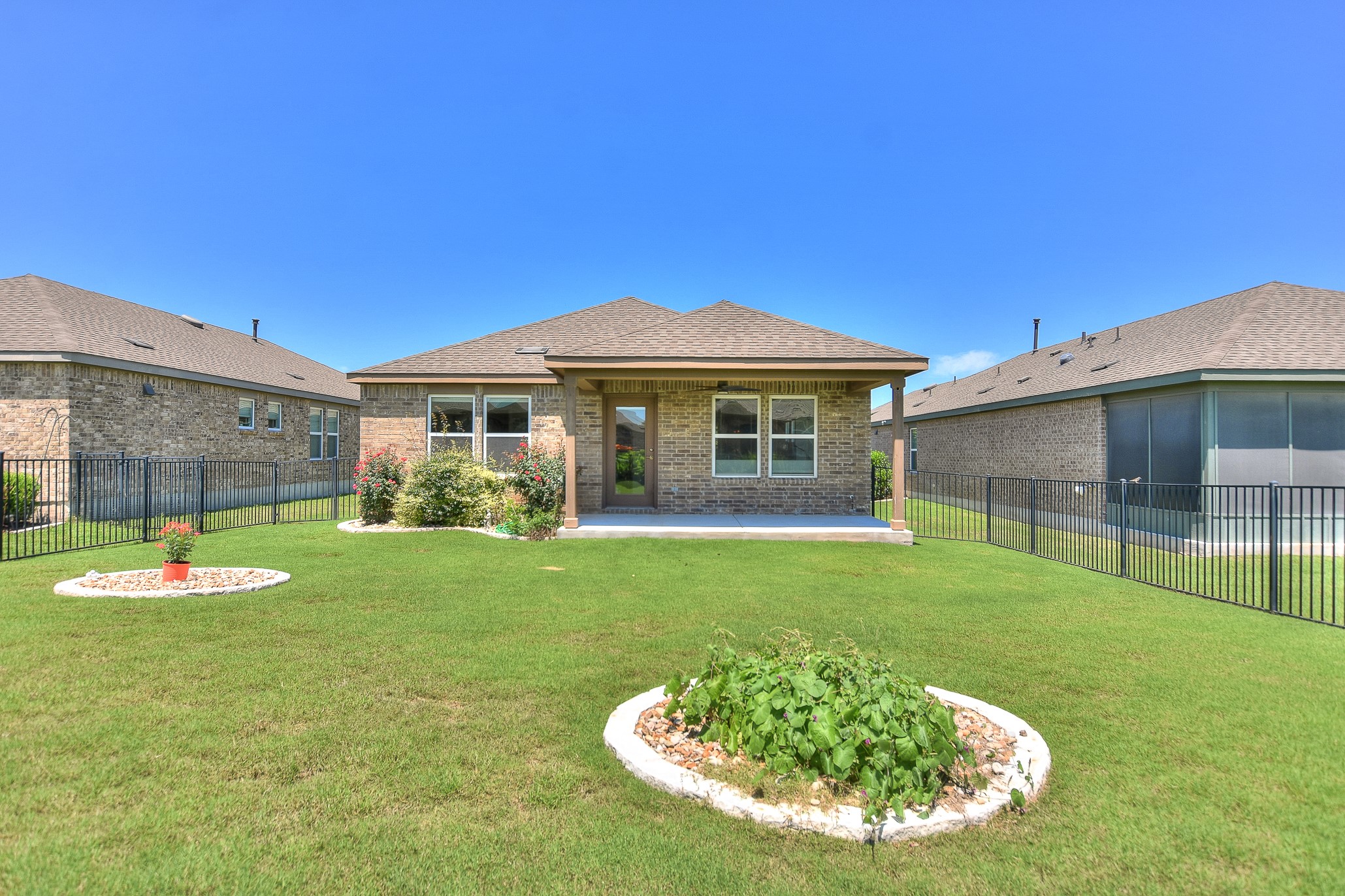 main property photo 27