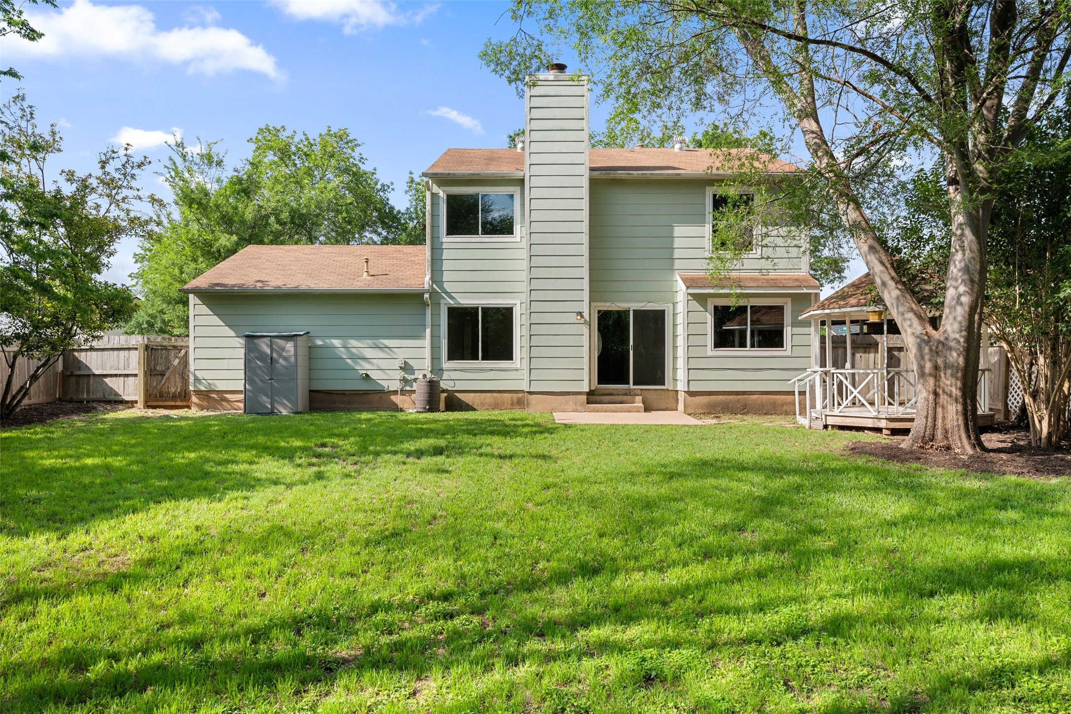 main property photo 28