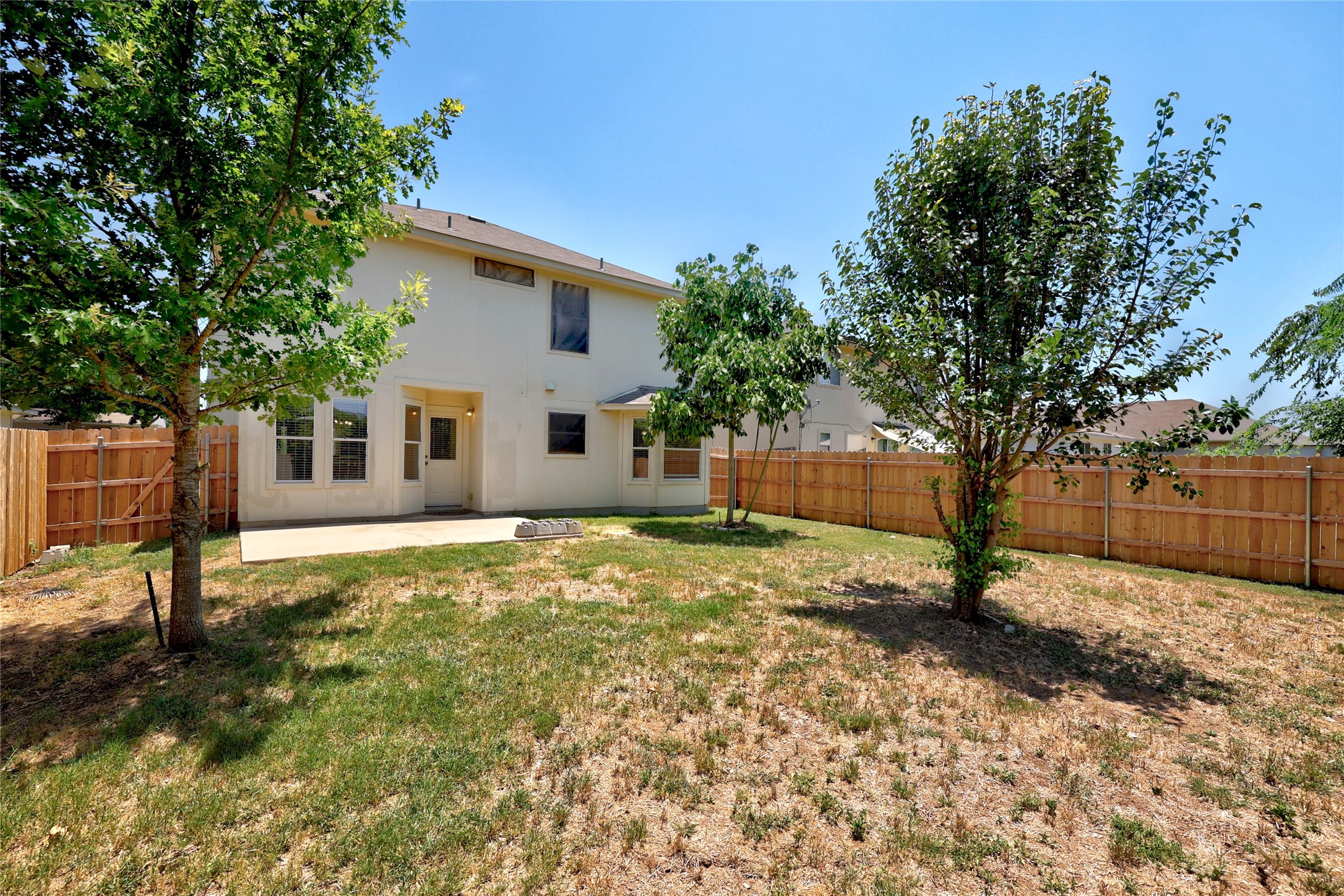 main property photo 11