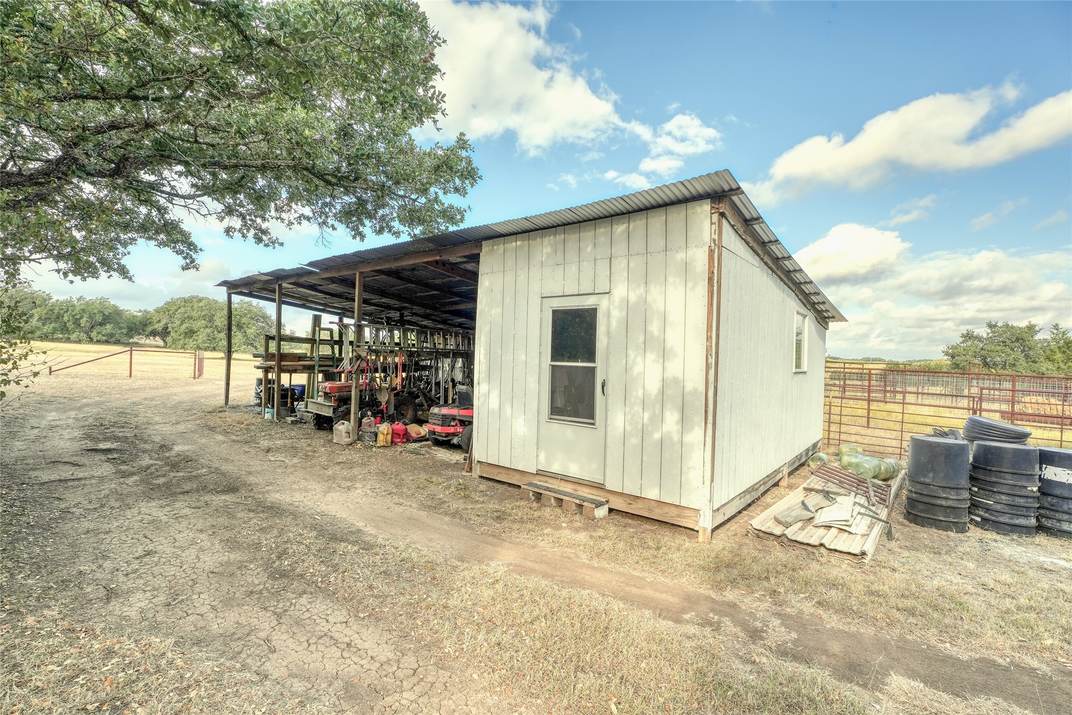main property photo 33