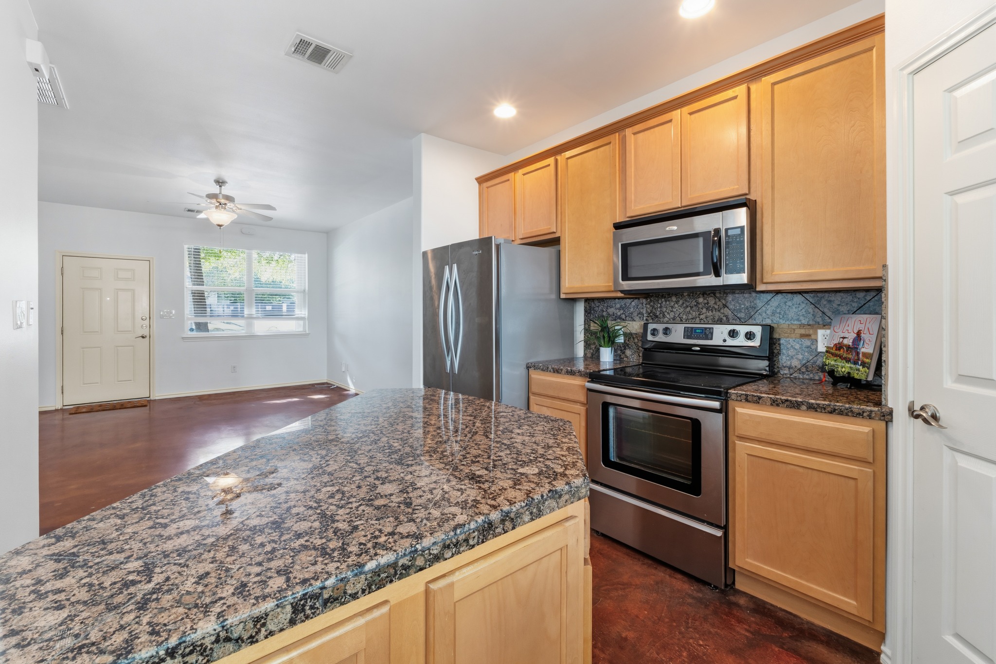 main property photo 13