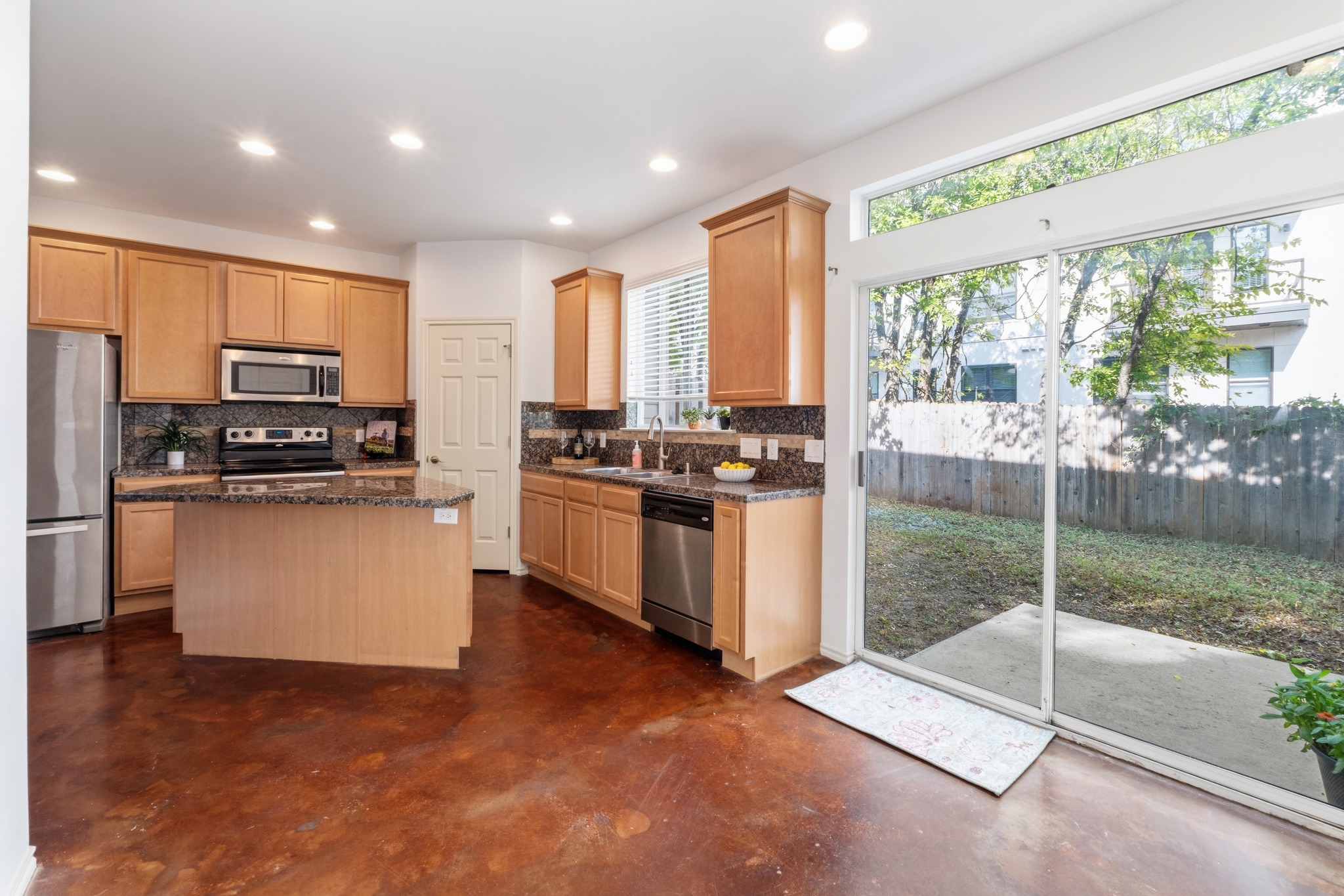 main property photo 9