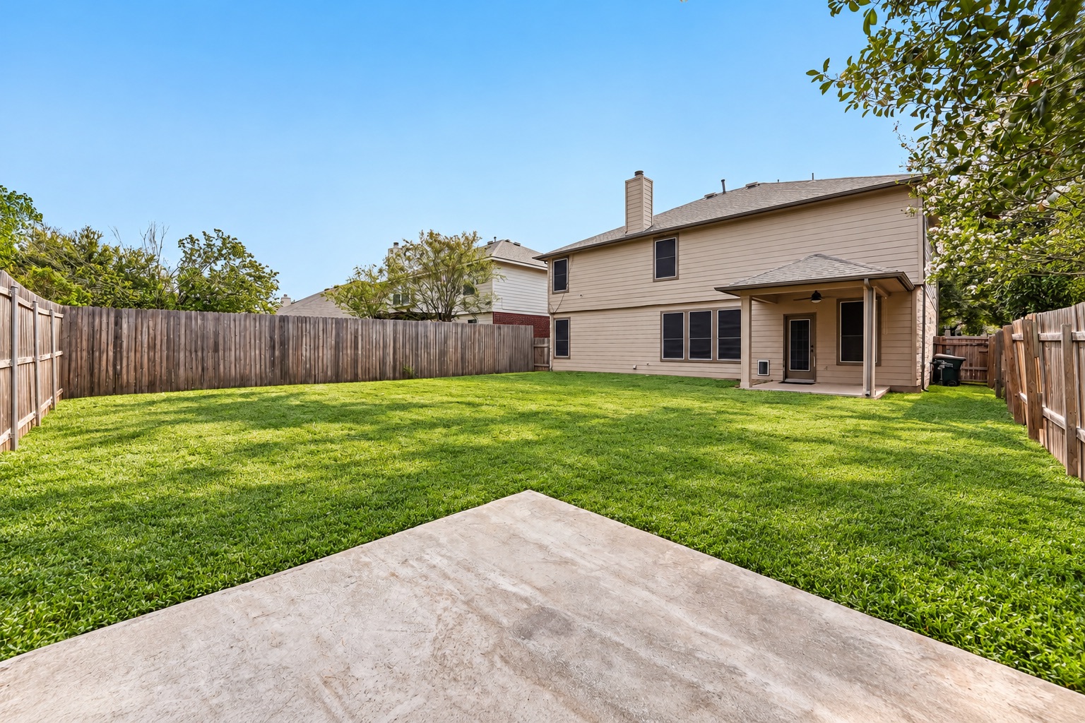 main property photo 25