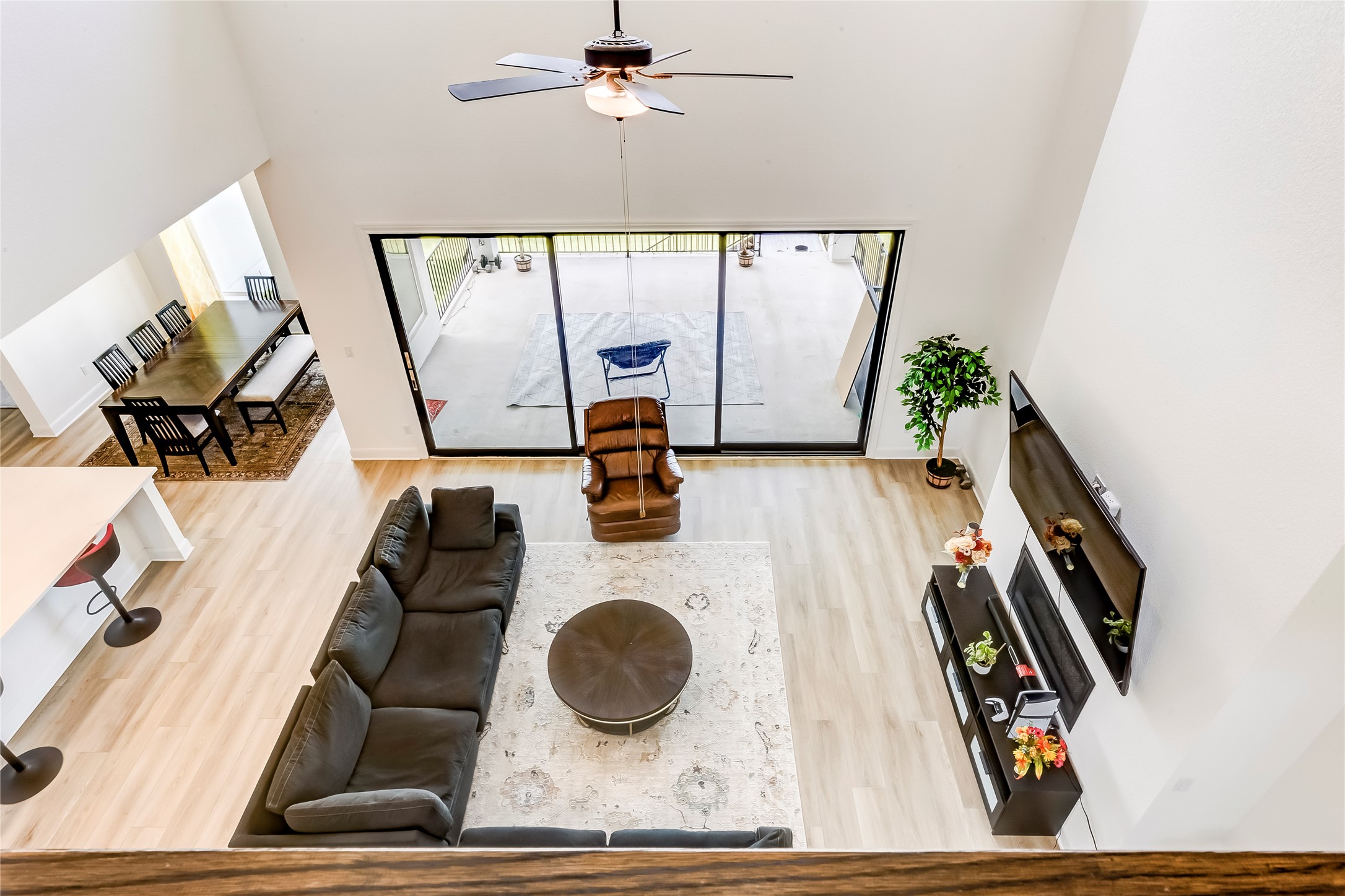 main property photo 11