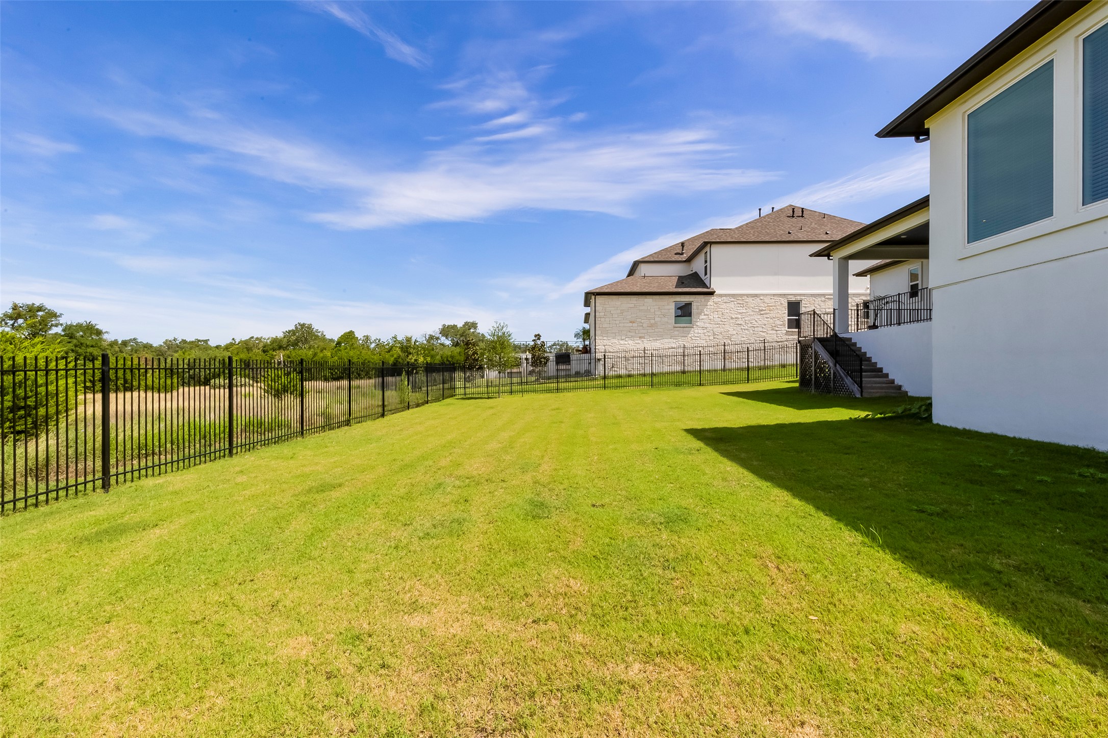 main property photo 32
