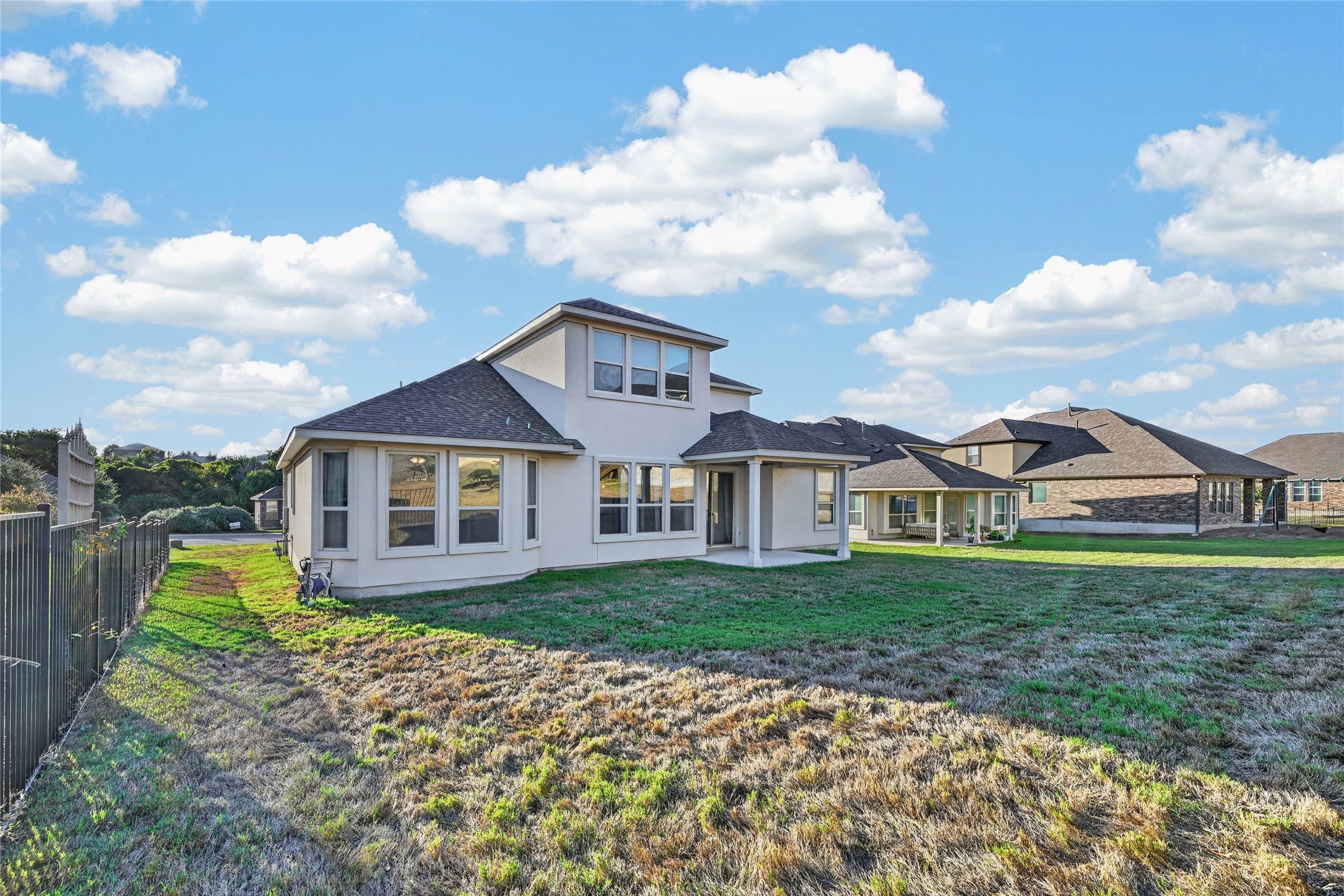 main property photo 30