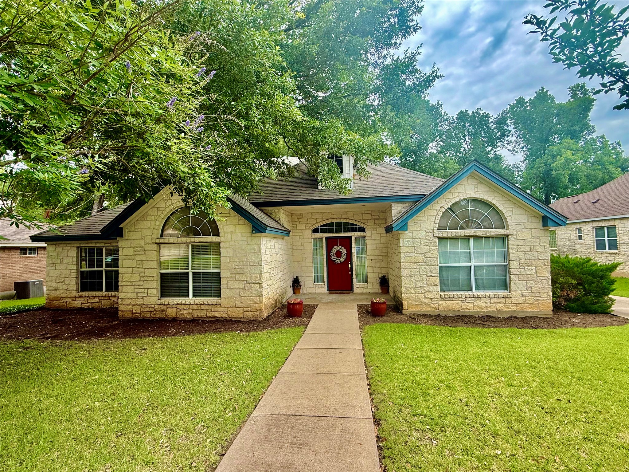 main property photo 18