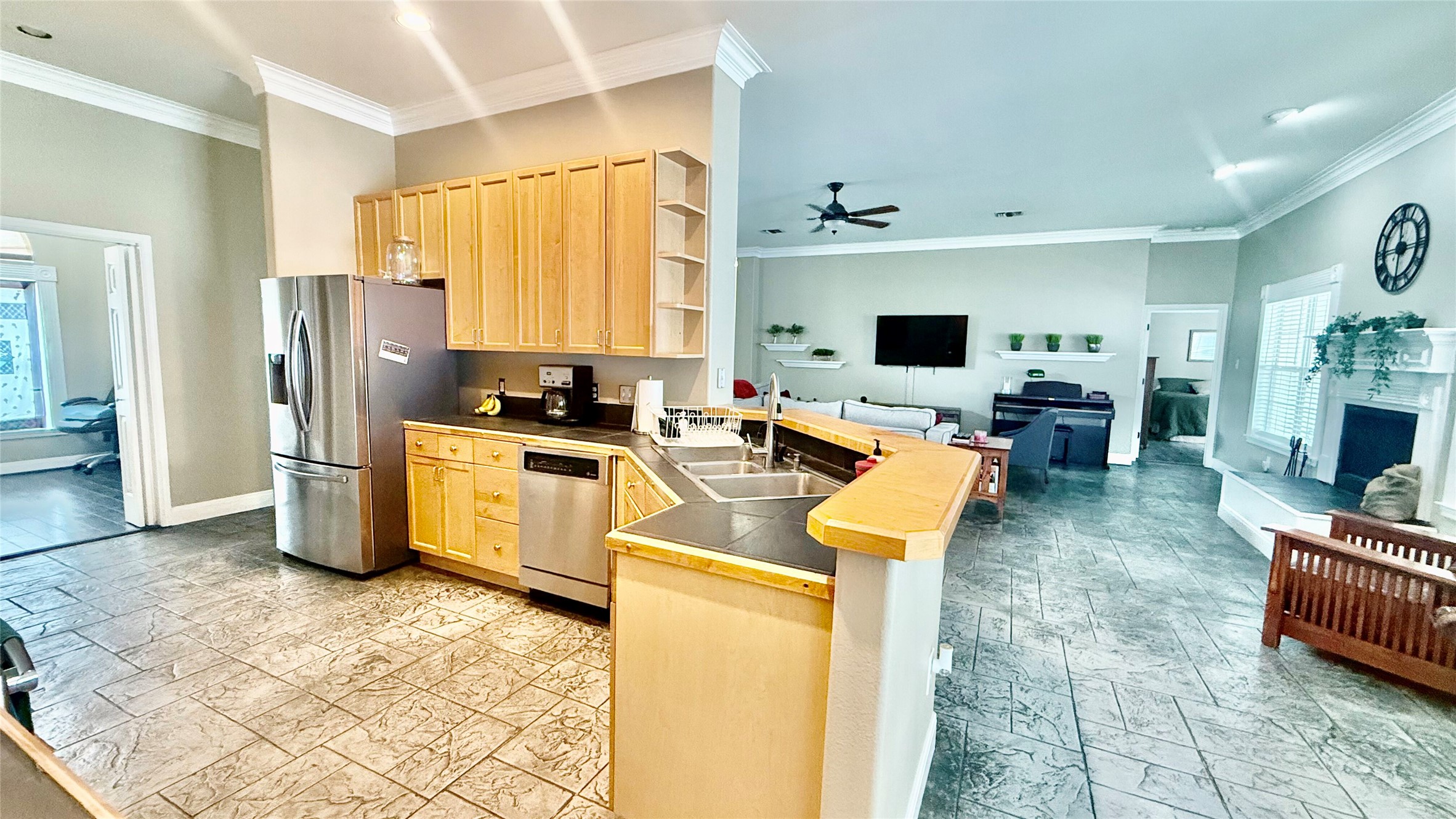 main property photo 4