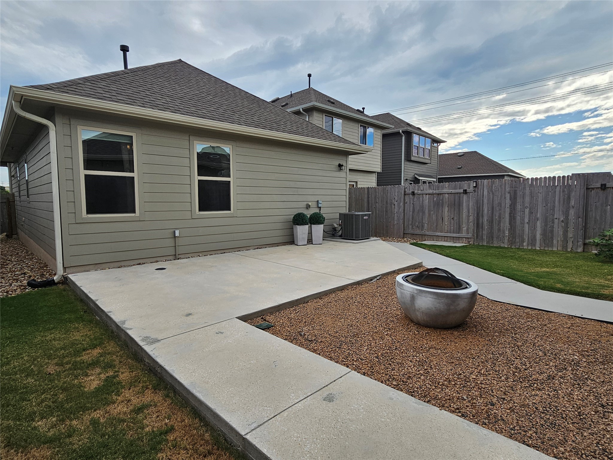 main property photo 19