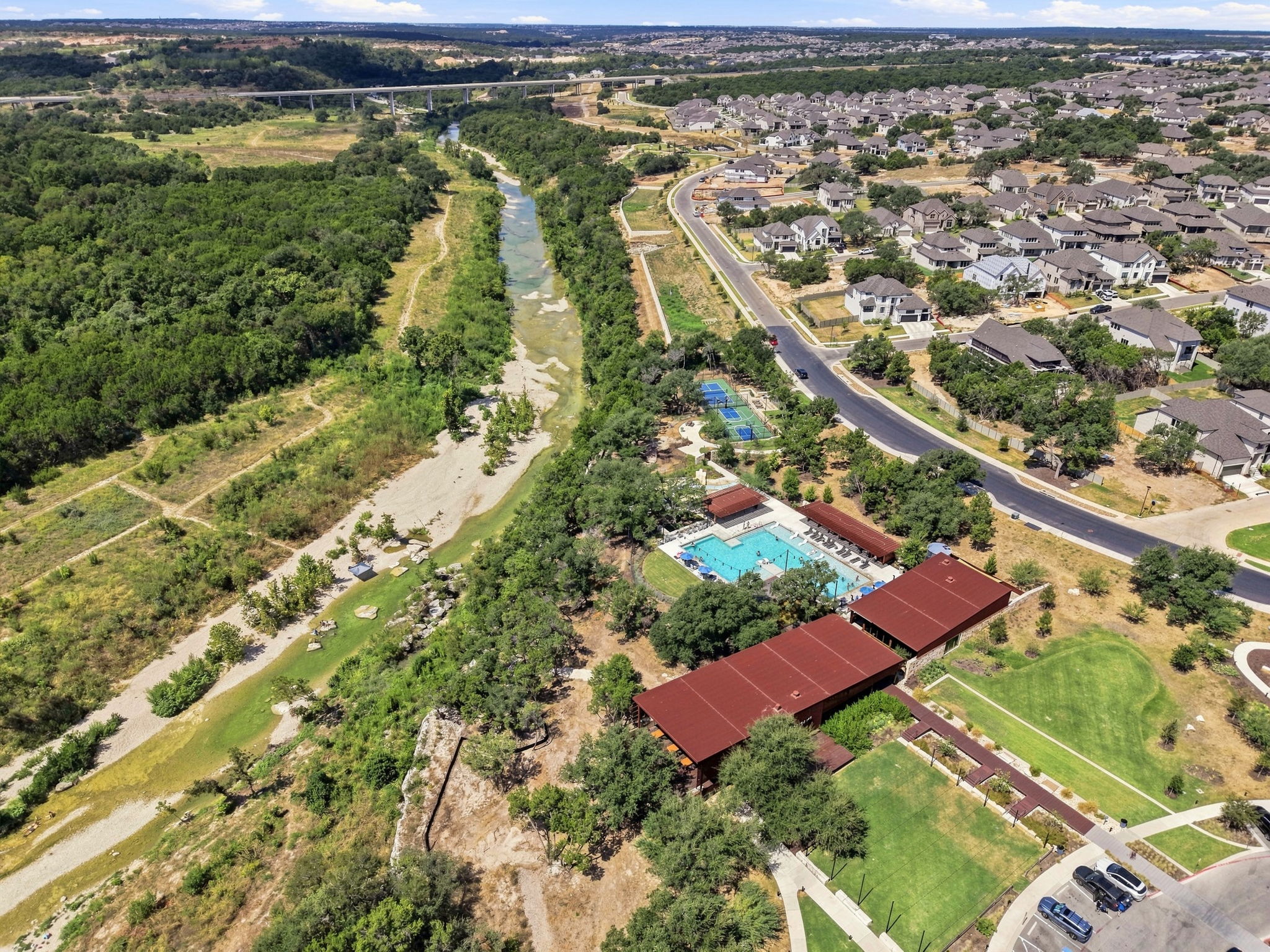 main property photo 30