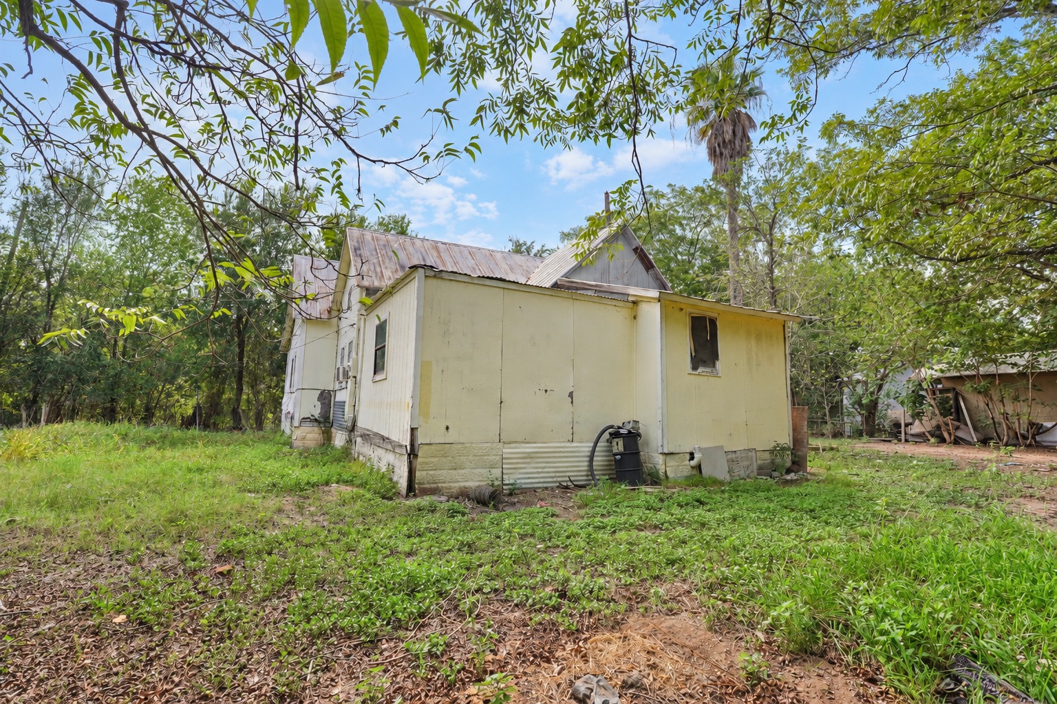 main property photo 24