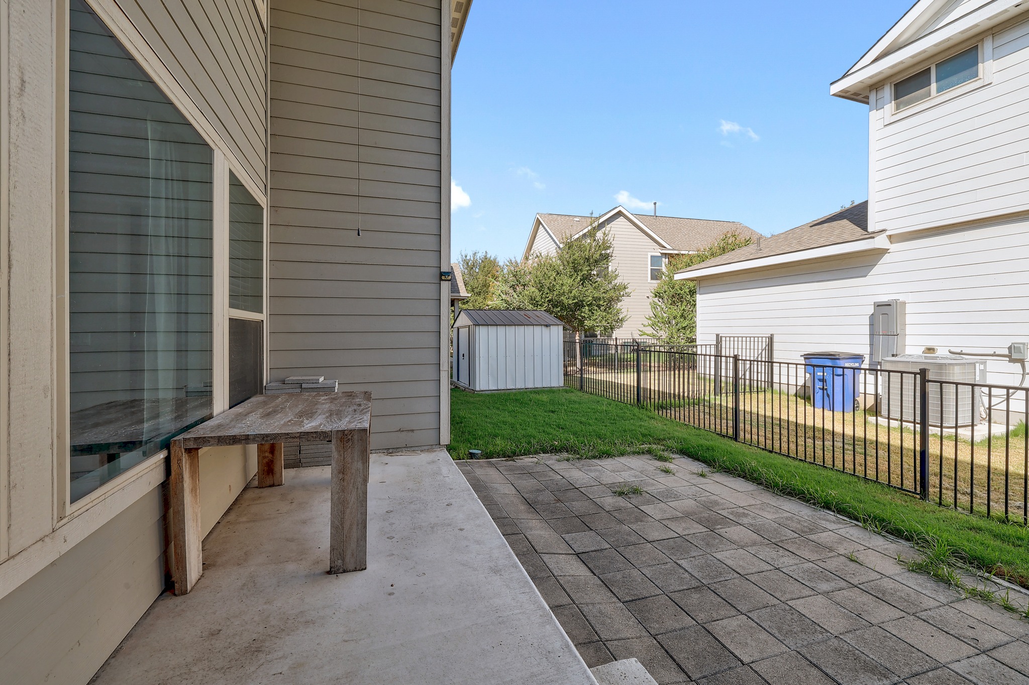 main property photo 28
