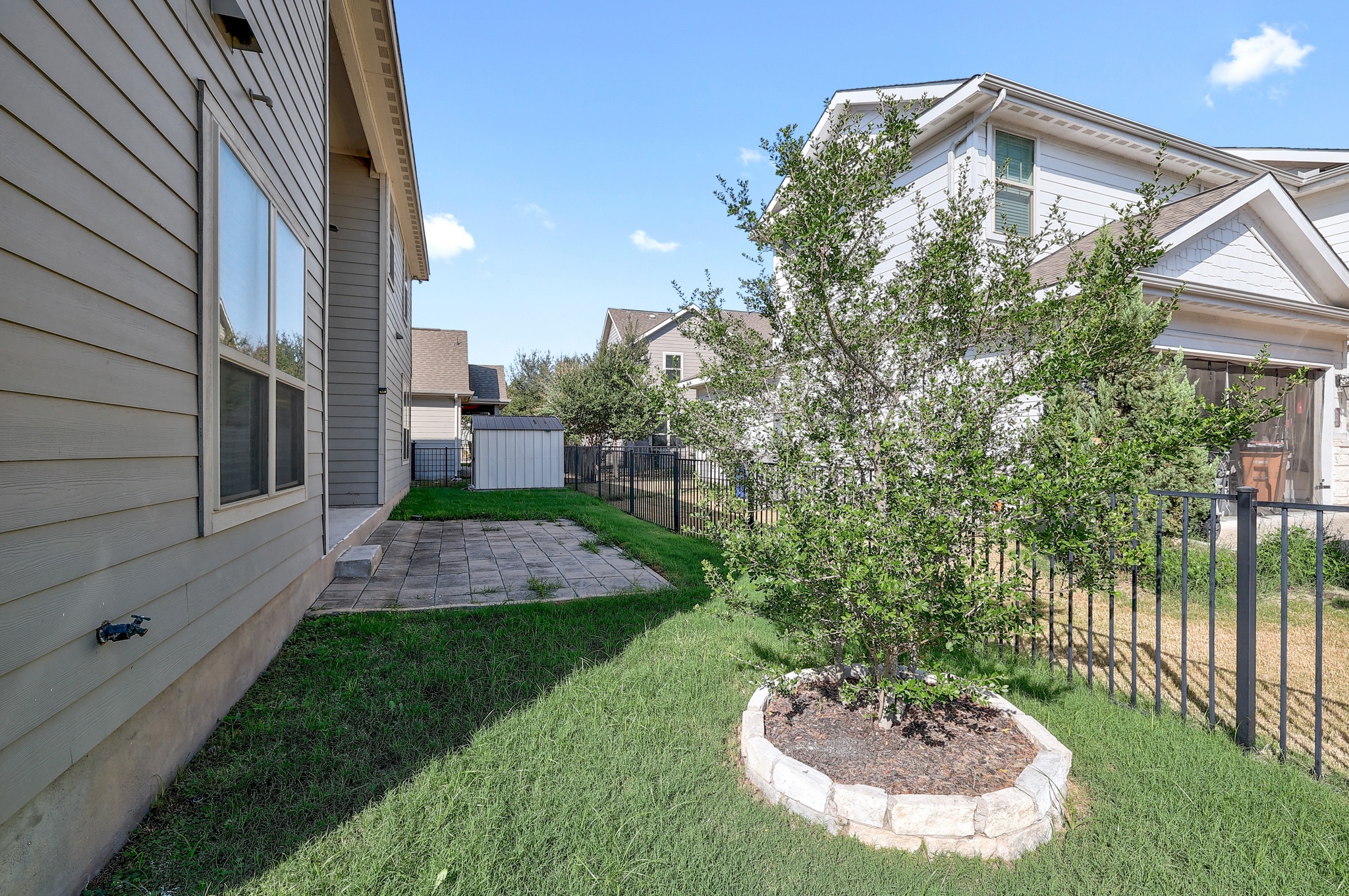 main property photo 30