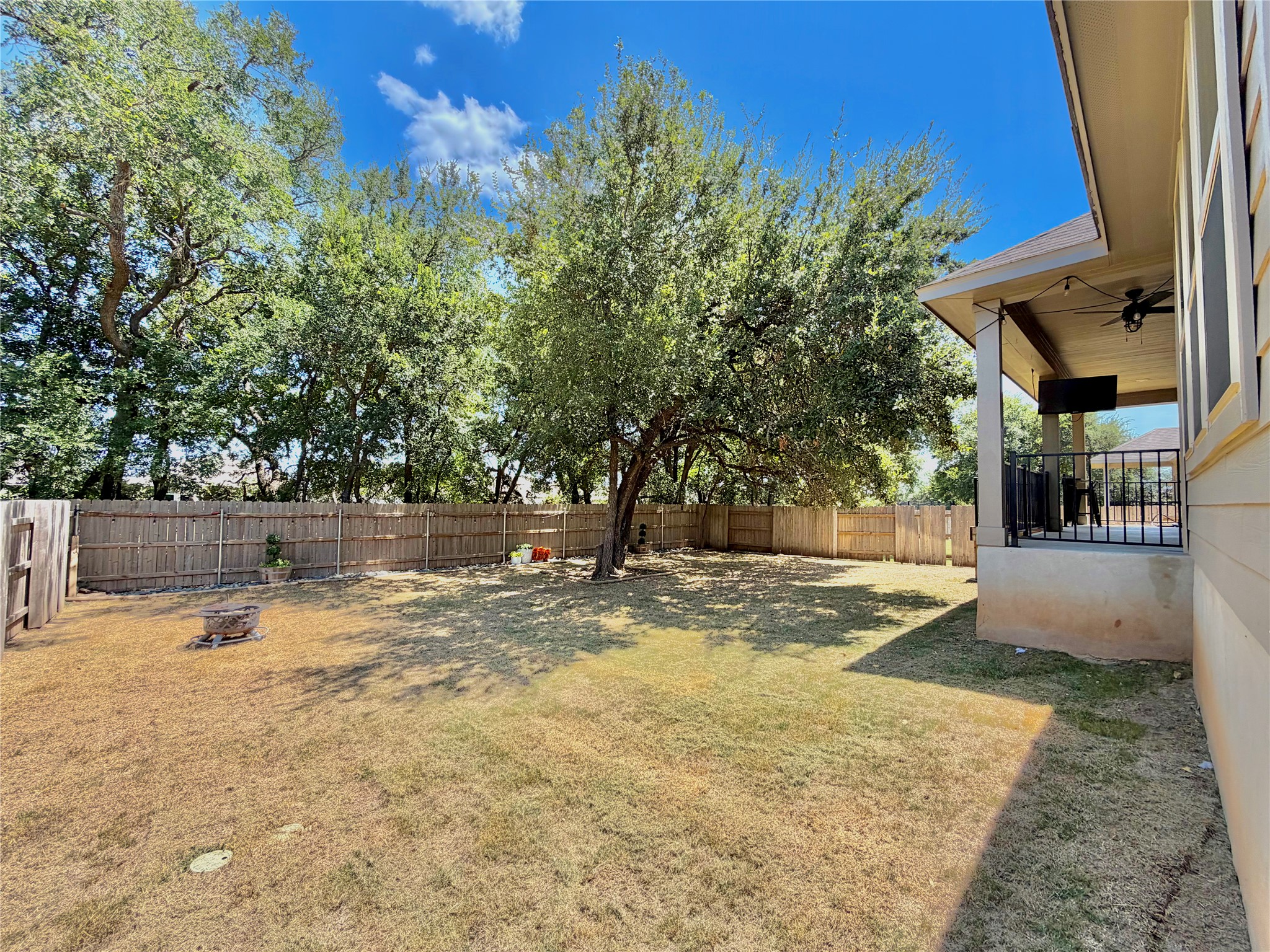 main property photo 17