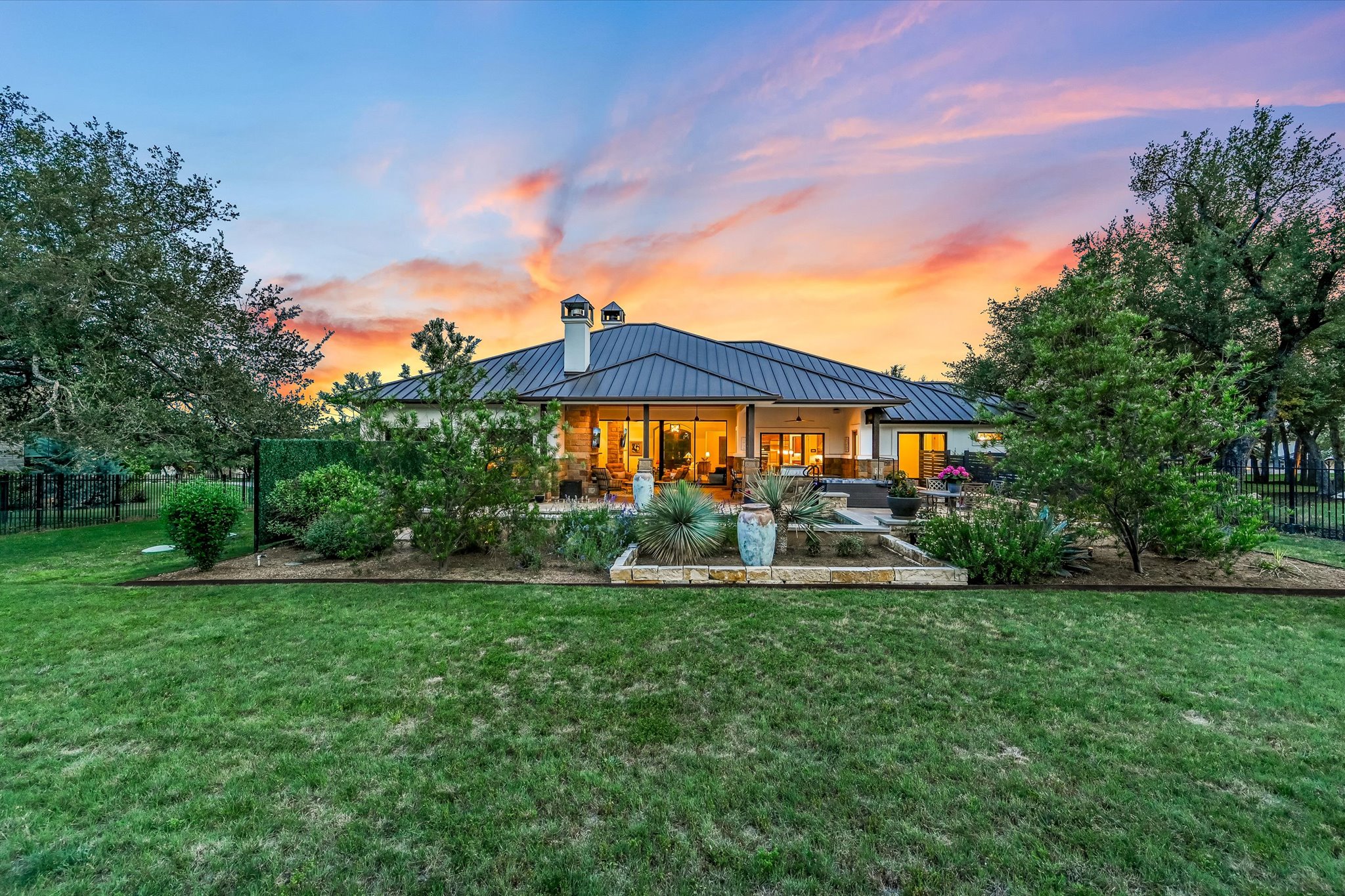 main property photo 28