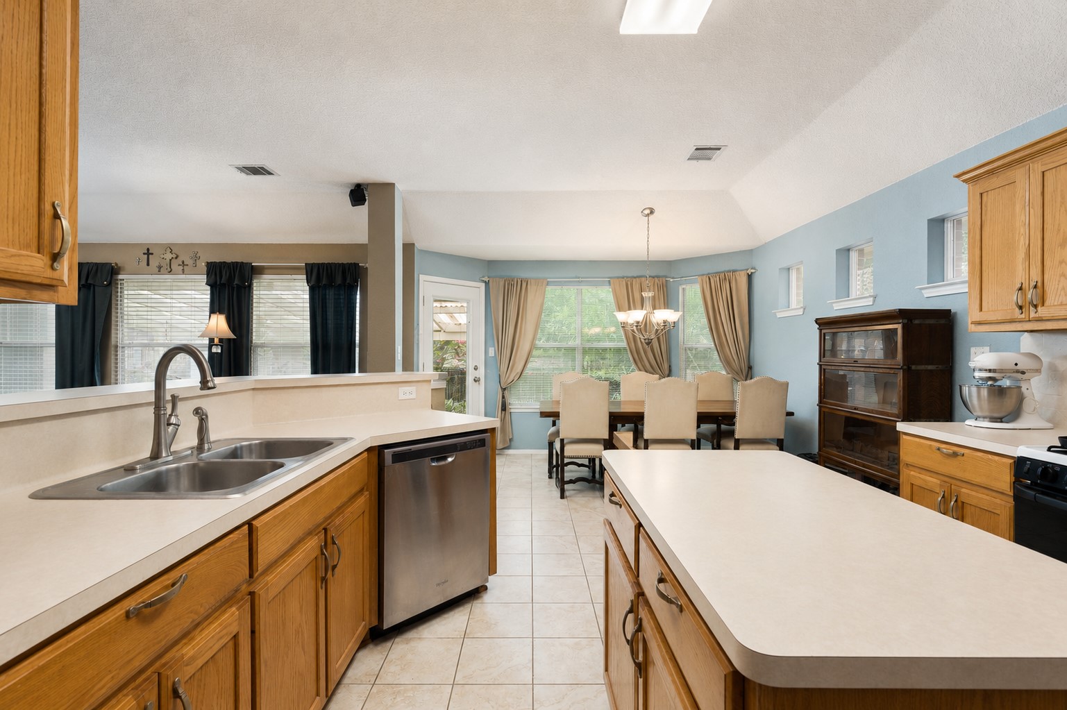 main property photo 15