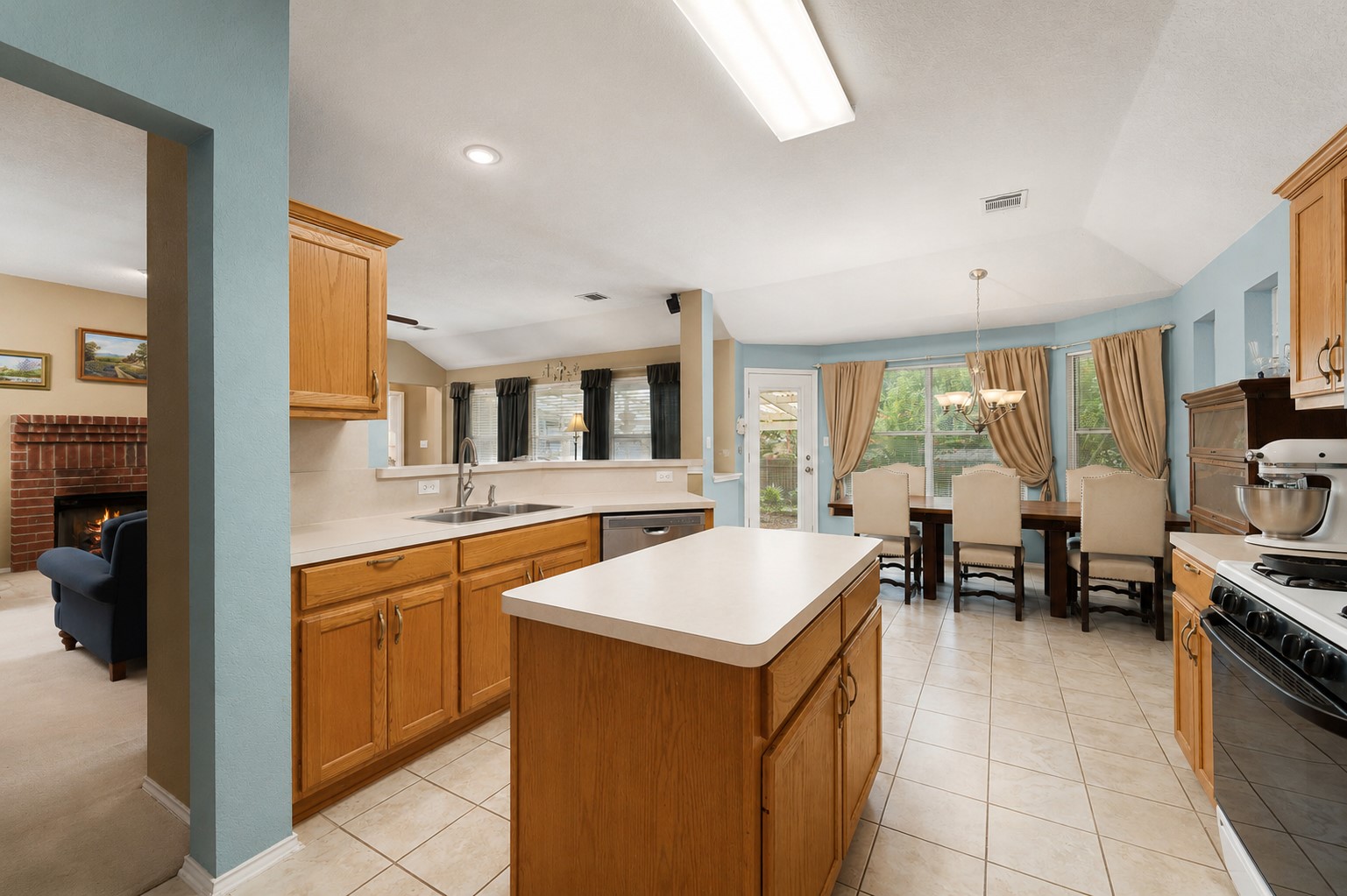 main property photo 16