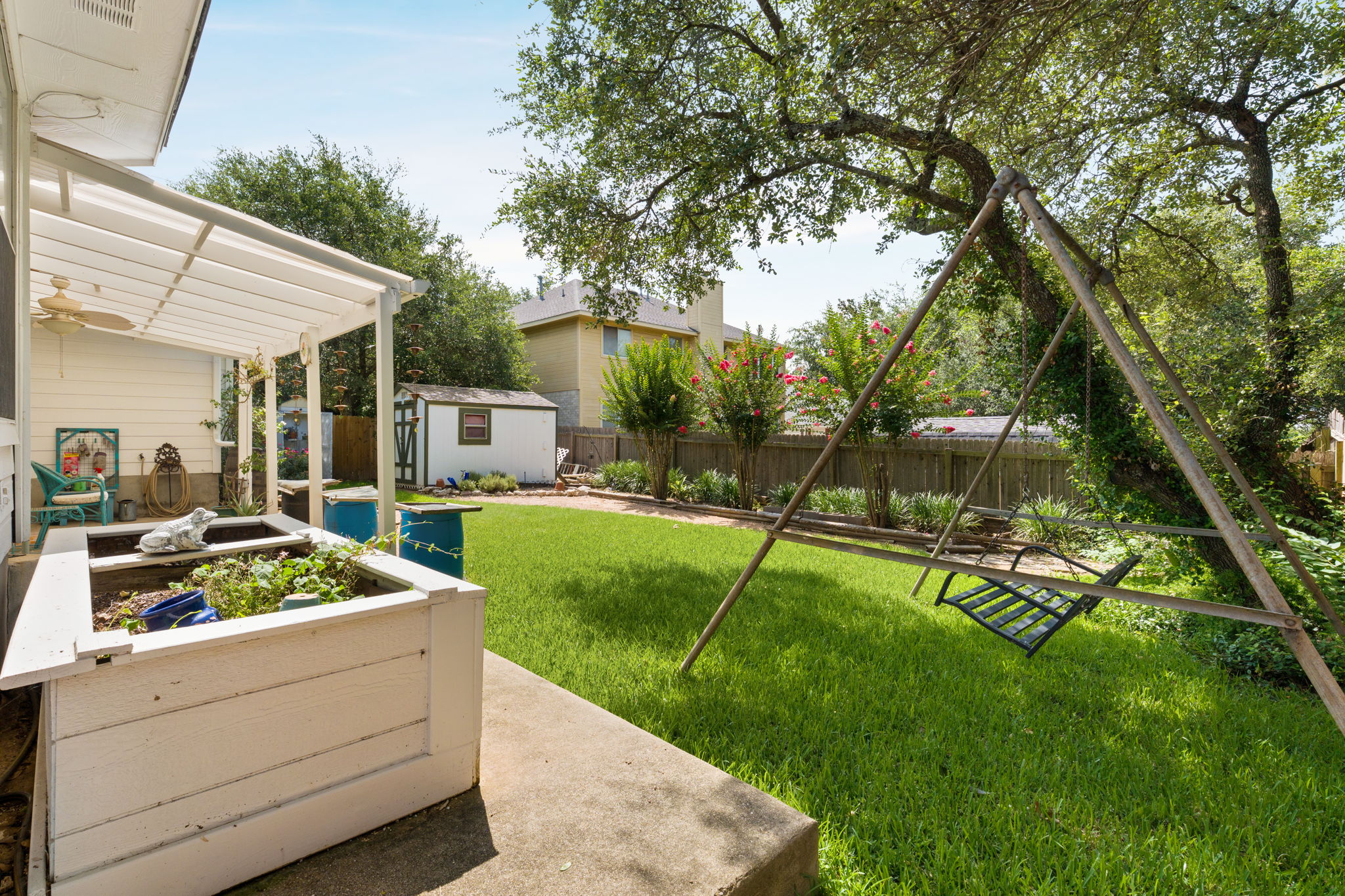 main property photo 20