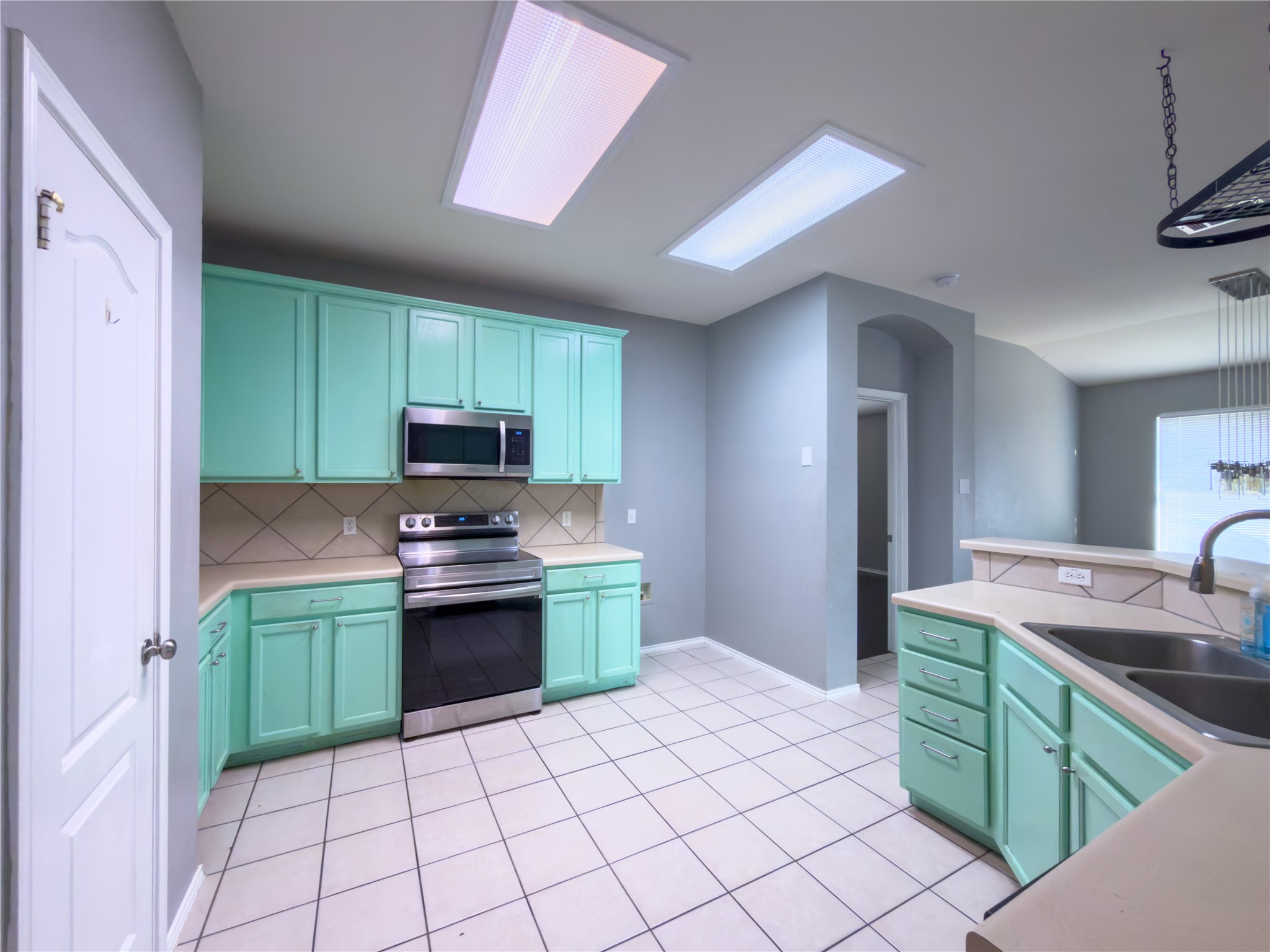 main property photo 7