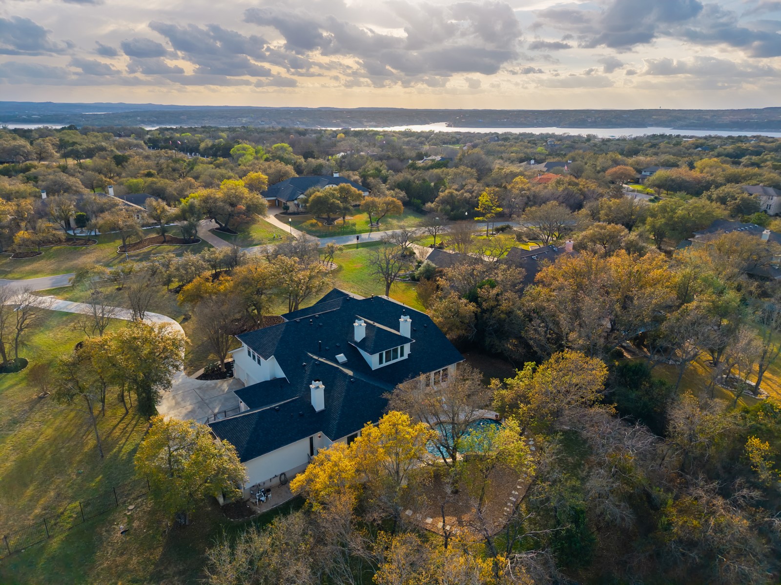 main property photo 32