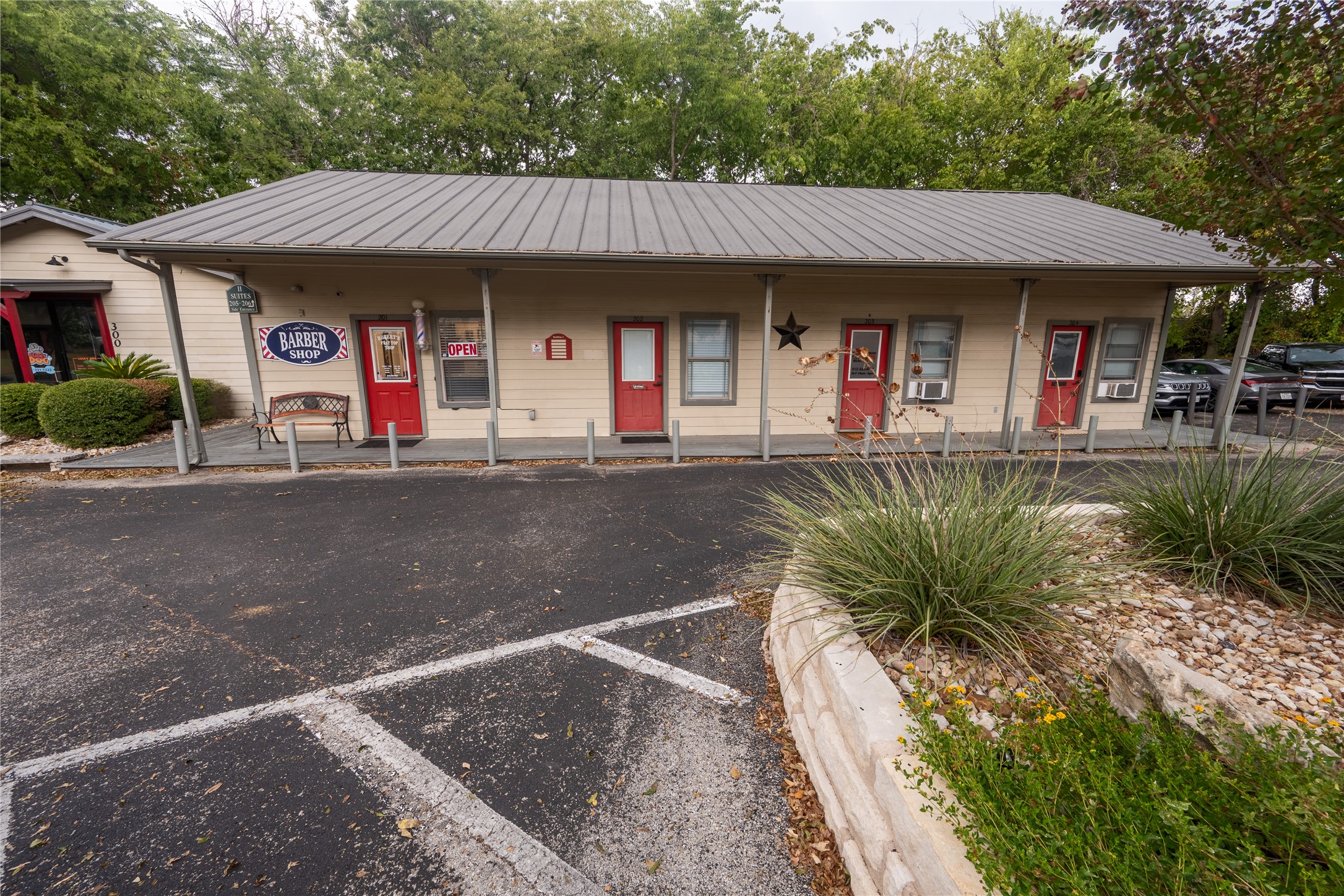 main property photo 14