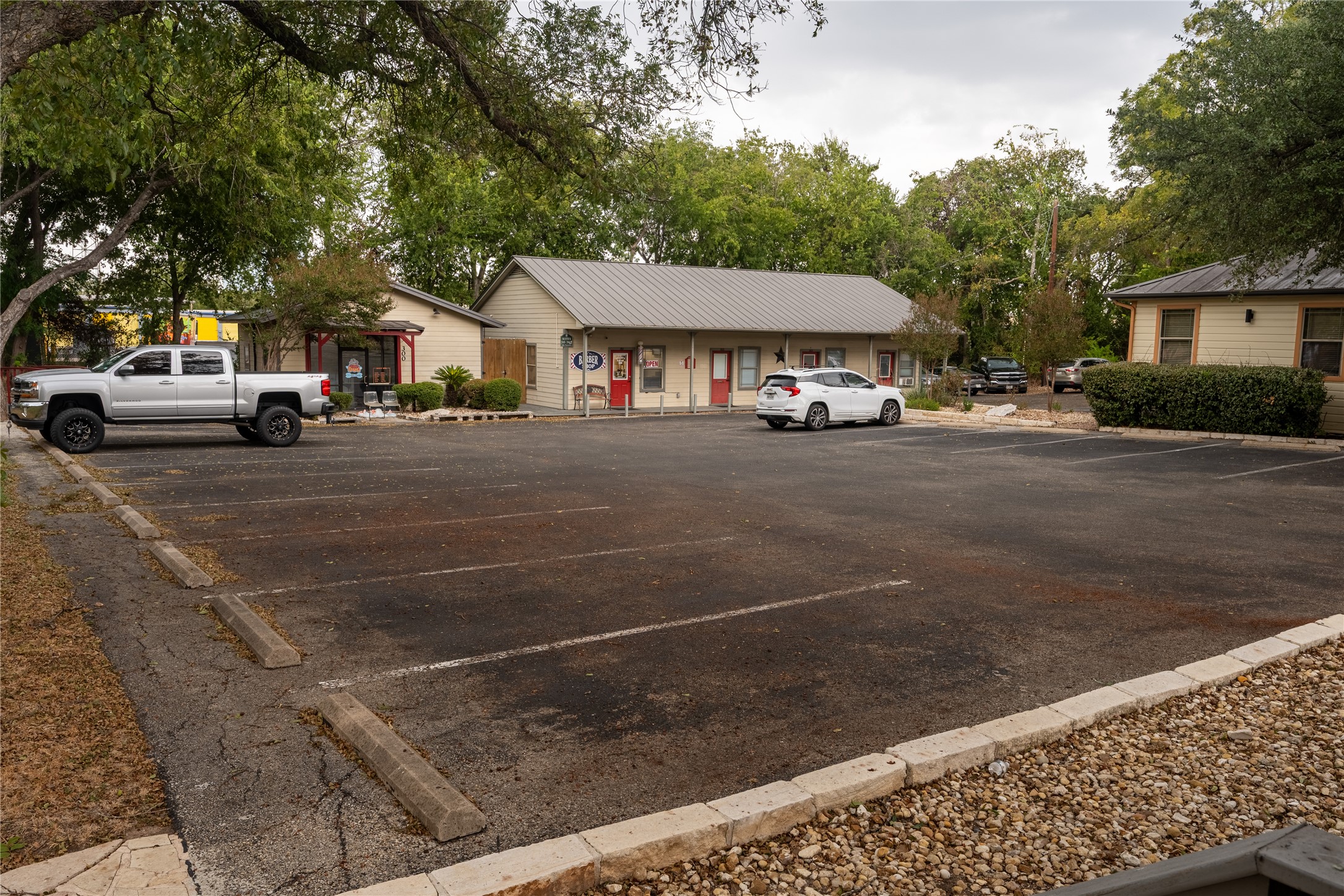 main property photo 15