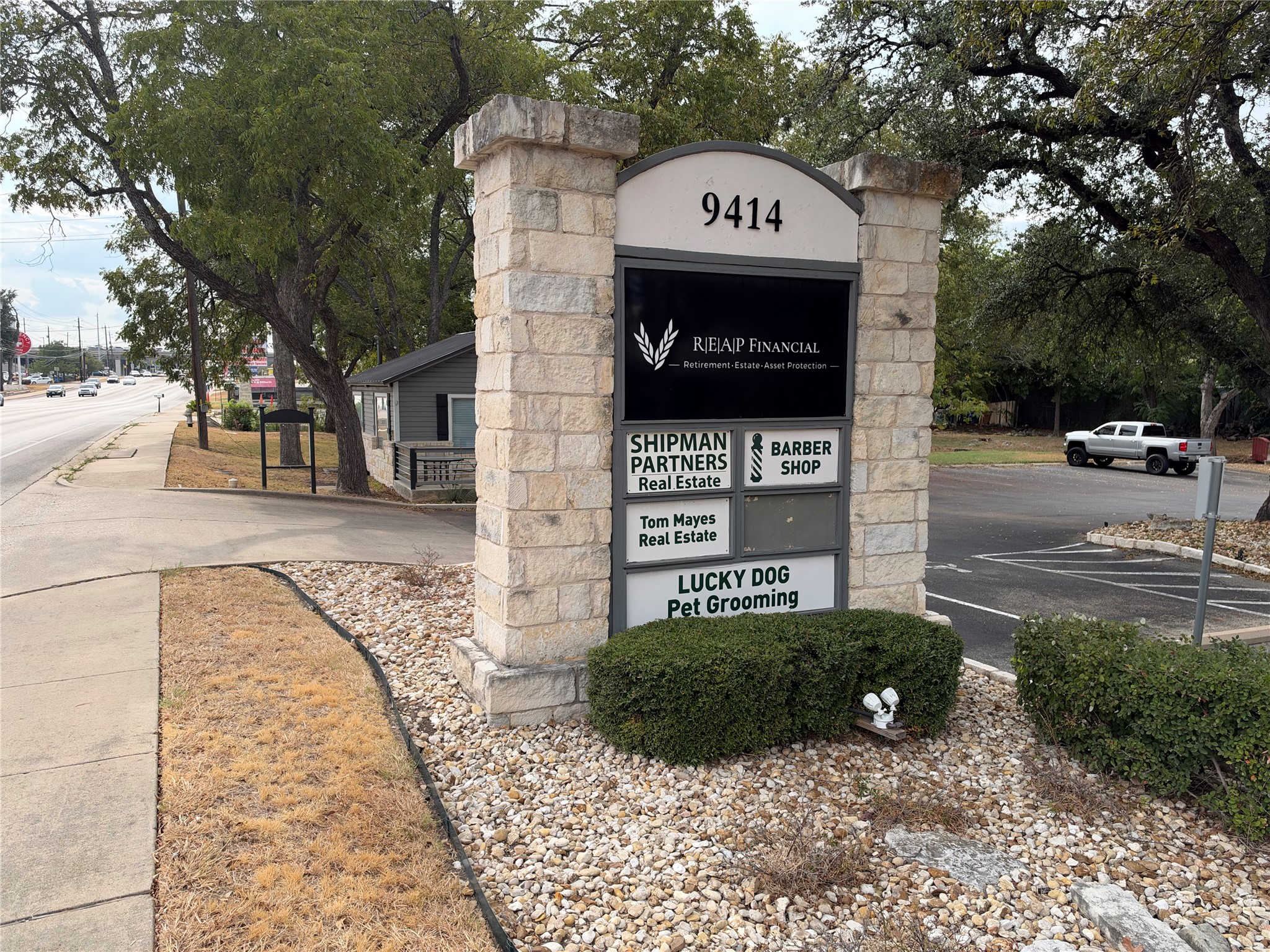 main property photo 28