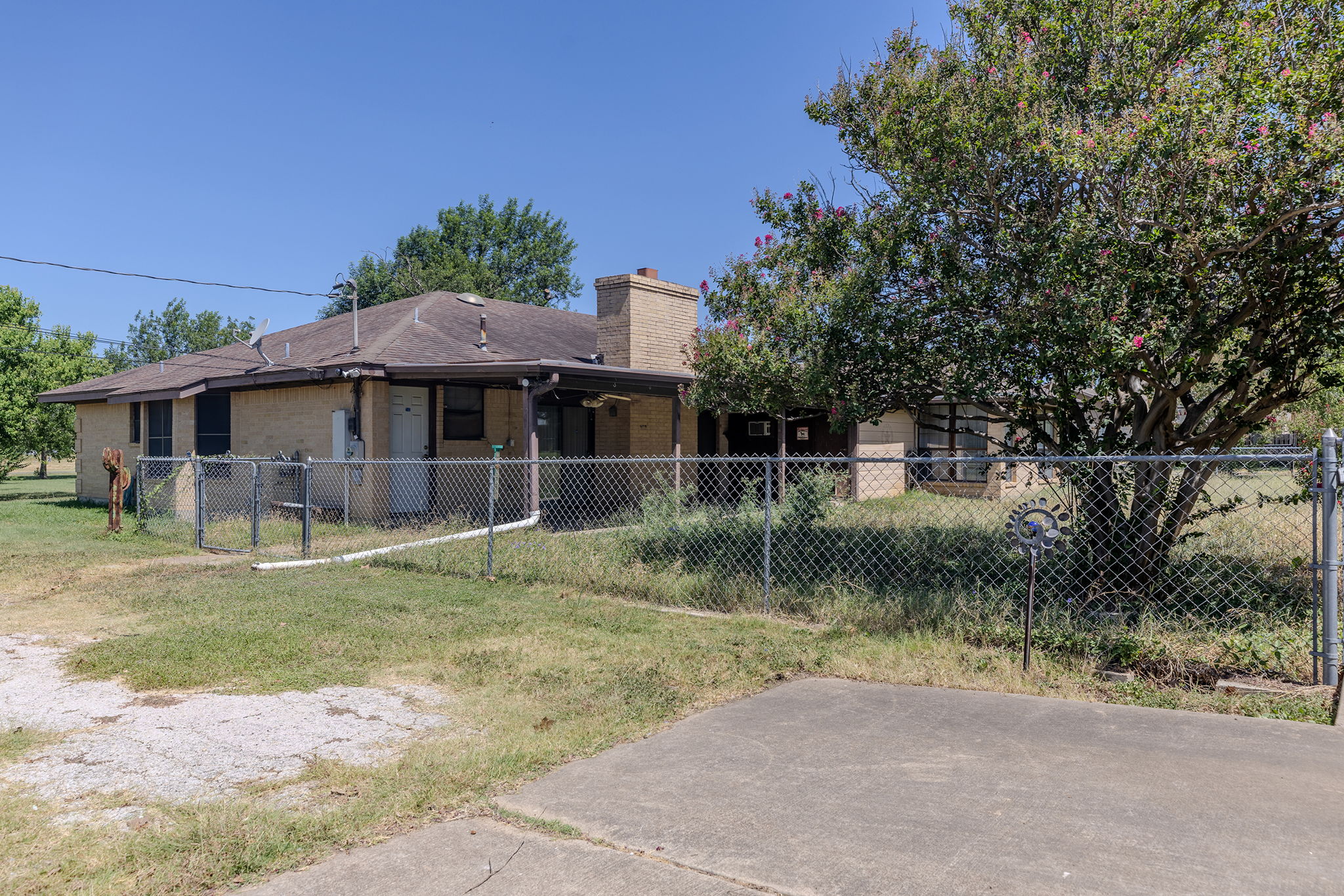 main property photo 32