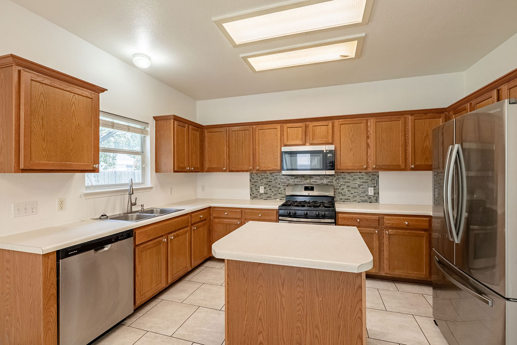 main property photo 5